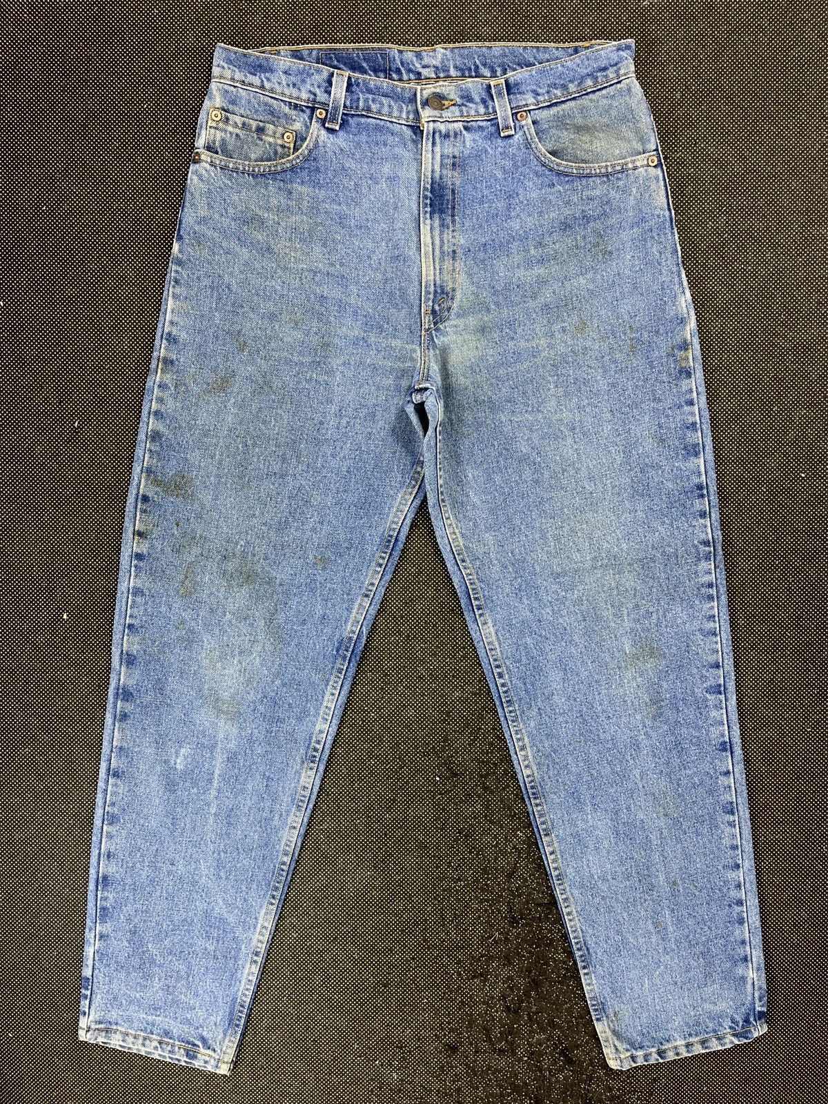 90s Vintage Levis 550 Stone Wash Tapered Leg Jeans - J452