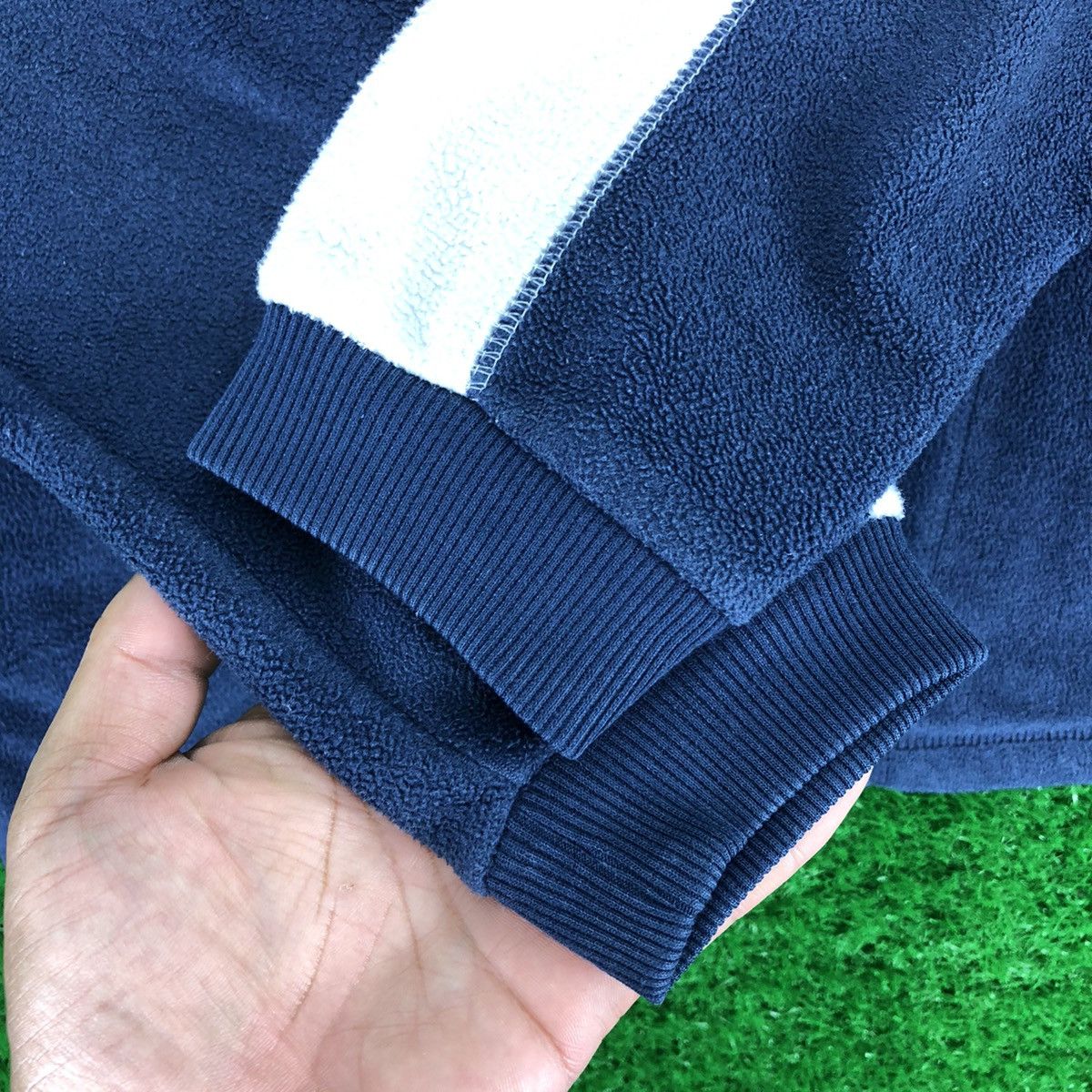 Nike Vintage Nike Big Swoosh Embroidered Fleece Long Sleeve Size US S / EU 44-46 / 1 - 11 Thumbnail