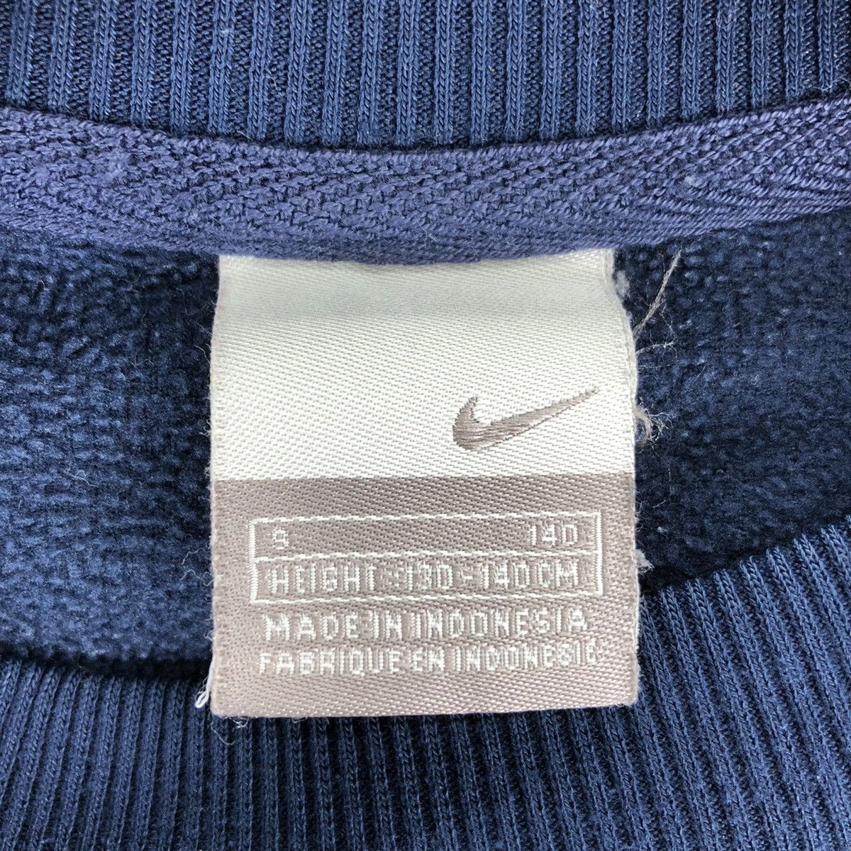 Nike Vintage Nike Big Swoosh Embroidered Fleece Long Sleeve Size US S / EU 44-46 / 1 - 14 Thumbnail