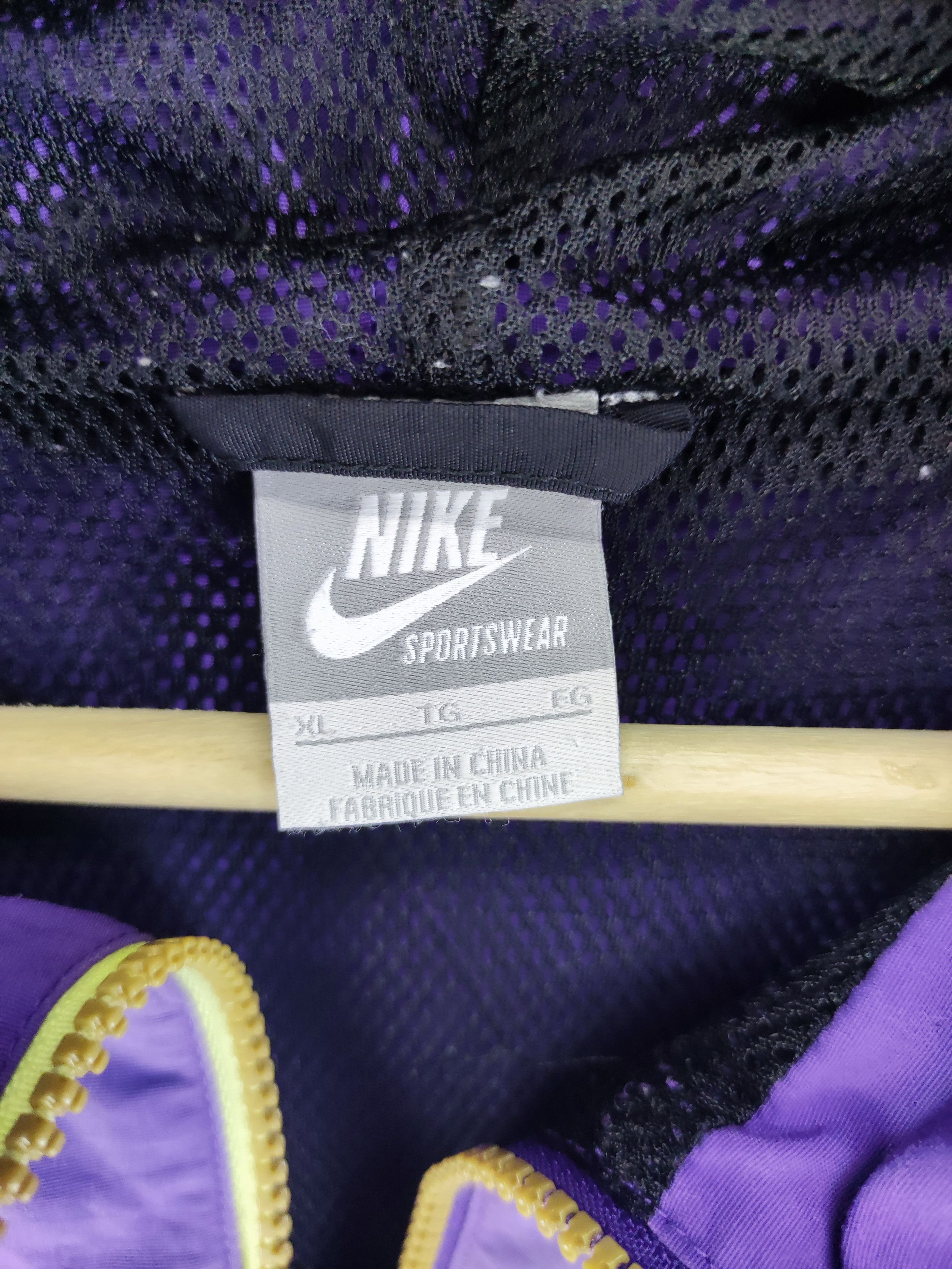 Nike Vintage Nike Windbreaker Sweater Half Zipper Hoodie Size US L / EU 52-54 / 3 - 6 Thumbnail