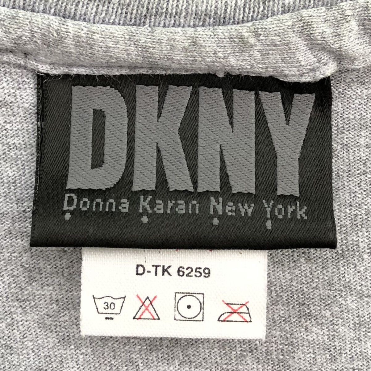 DKNY Vintage 90s DKNY USA Big Logo Tee Made In USA Size US S / EU 44-46 / 1 - 8 Thumbnail