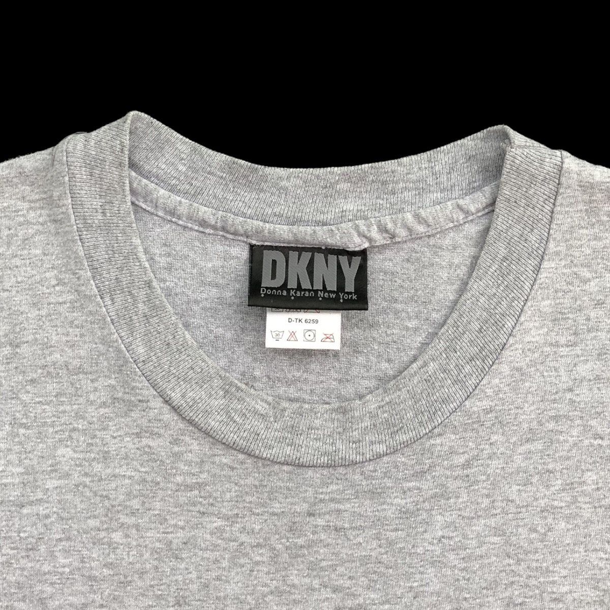 DKNY Vintage 90s DKNY USA Big Logo Tee Made In USA Size US S / EU 44-46 / 1 - 4 Thumbnail
