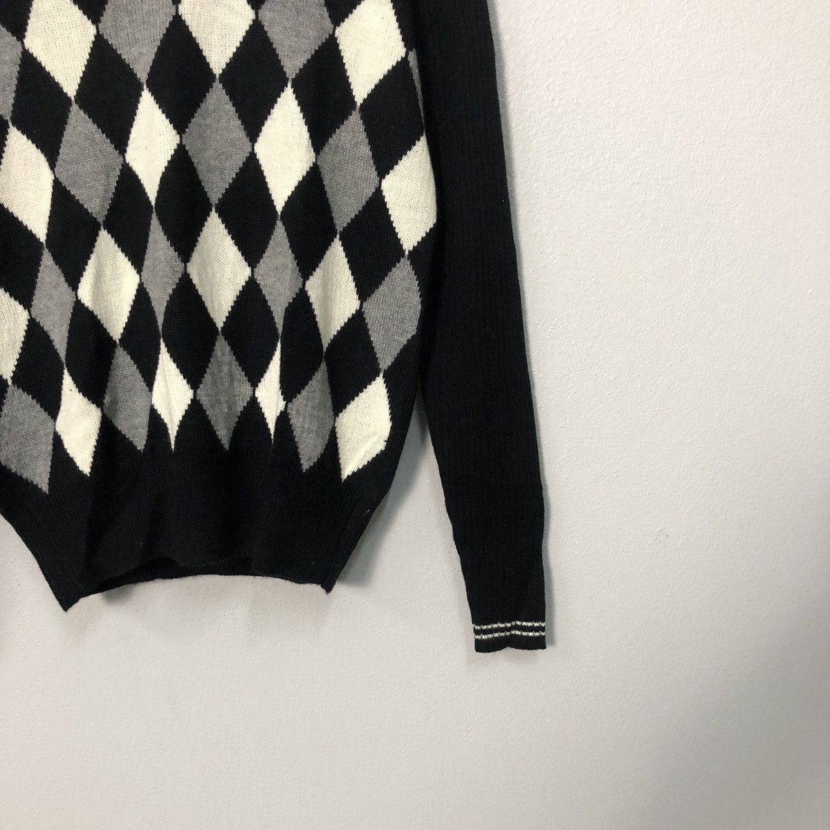 Homespun Knitwear Vintage Takeo Kikuchi V Neck Diamond Knitwear Sweater Jumper Size S / US 4 / IT 40 - 2 Thumbnail