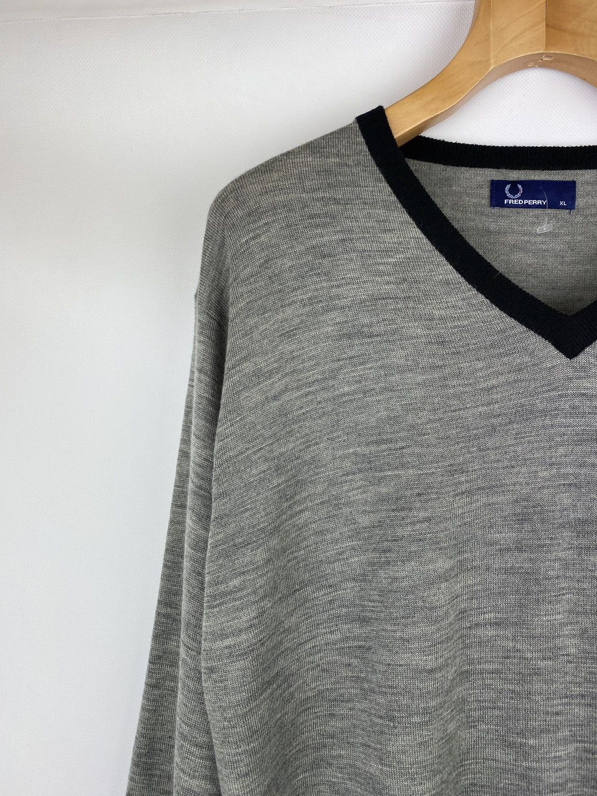 Fred Perry Fred Perry men’s wool v-neck sweater pullover size Xl gray Size US XL / EU 56 / 4 - 5 Thumbnail