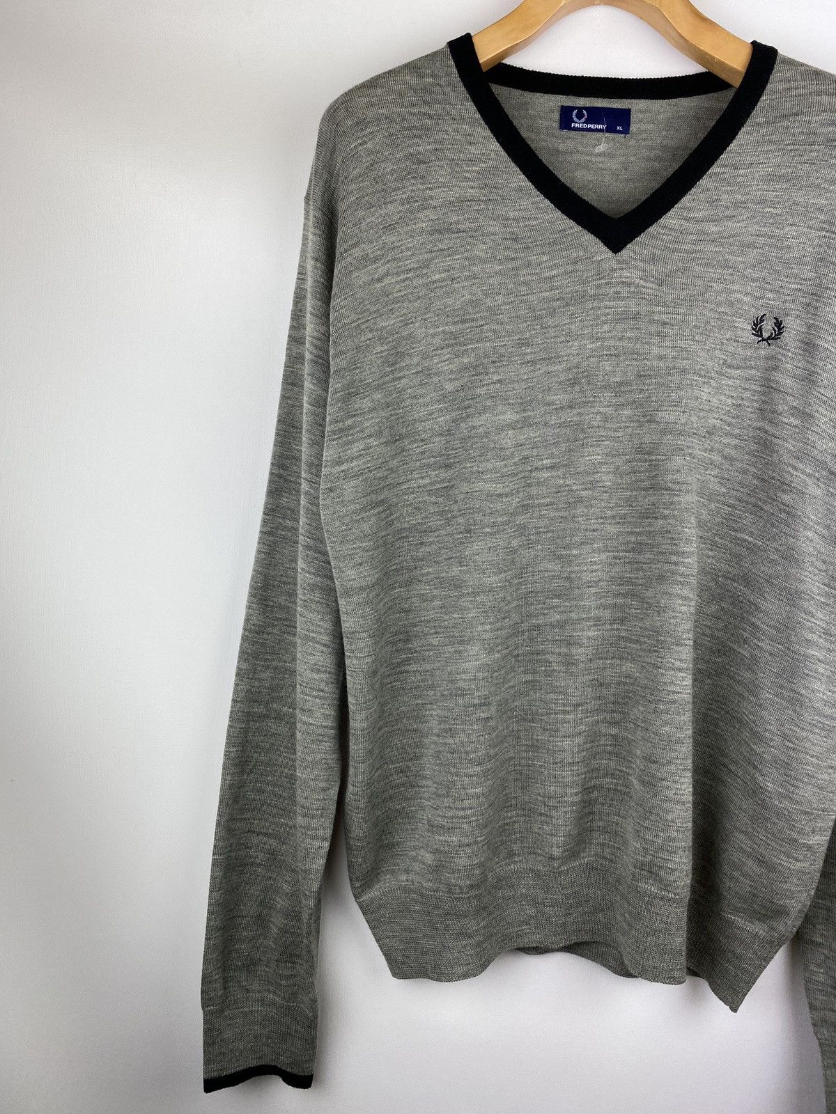 Fred Perry Fred Perry men’s wool v-neck sweater pullover size Xl gray Size US XL / EU 56 / 4 - 2 Thumbnail
