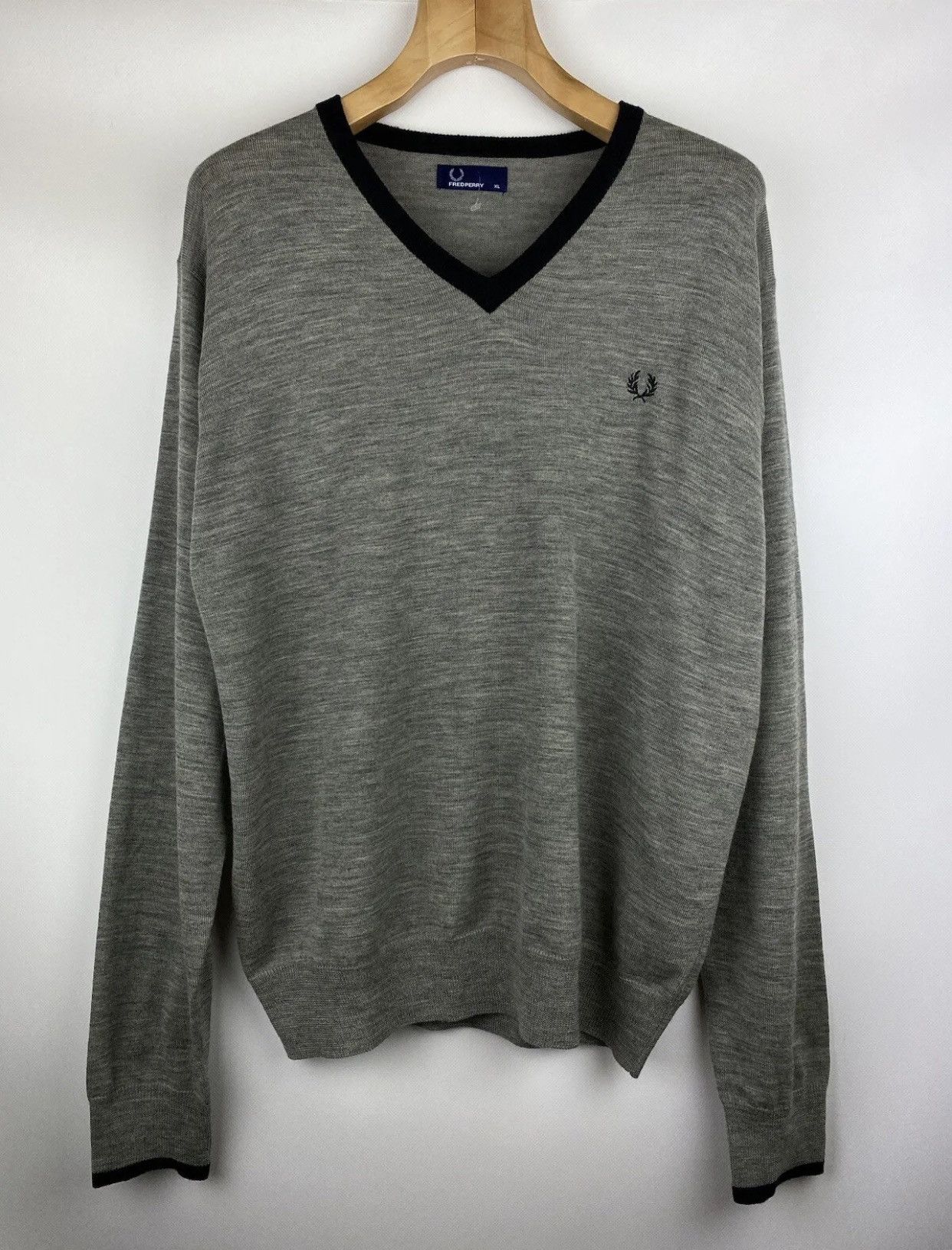 Fred Perry Fred Perry men’s wool v-neck sweater pullover size Xl gray Size US XL / EU 56 / 4 - 1 Thumbnail