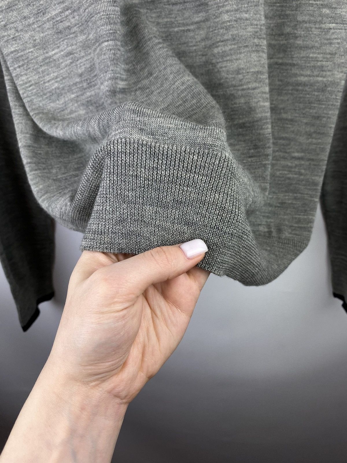 Fred Perry Fred Perry men’s wool v-neck sweater pullover size Xl gray Size US XL / EU 56 / 4 - 15 Thumbnail