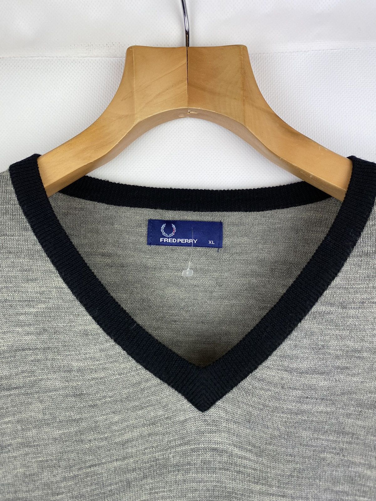 Fred Perry Fred Perry men’s wool v-neck sweater pullover size Xl gray Size US XL / EU 56 / 4 - 6 Thumbnail