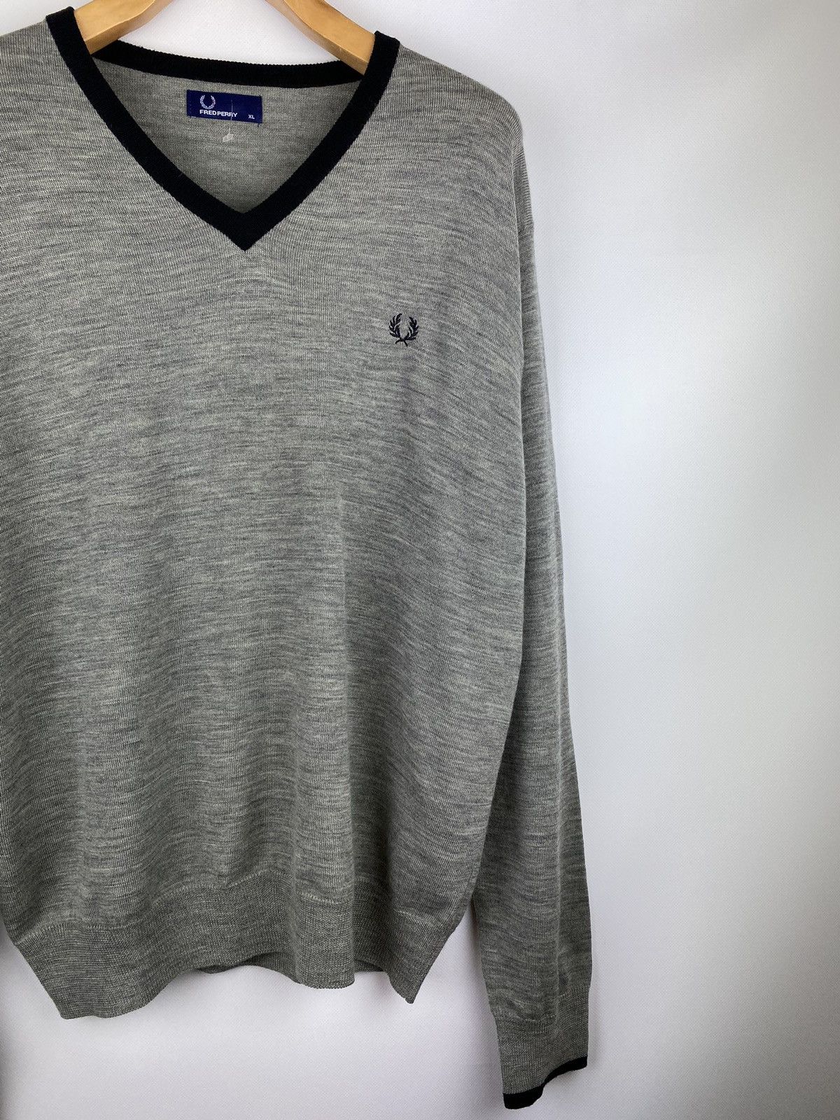 Fred Perry Fred Perry men’s wool v-neck sweater pullover size Xl gray Size US XL / EU 56 / 4 - 3 Thumbnail