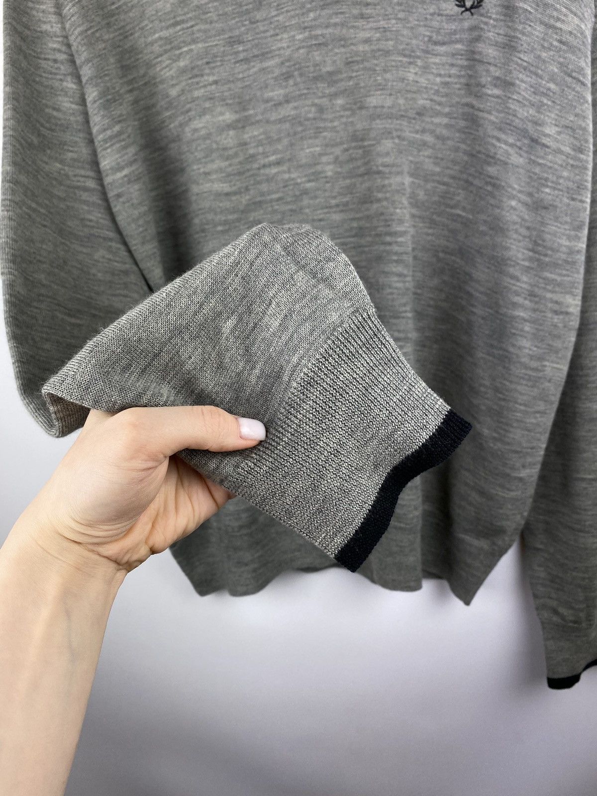 Fred Perry Fred Perry men’s wool v-neck sweater pullover size Xl gray Size US XL / EU 56 / 4 - 7 Thumbnail