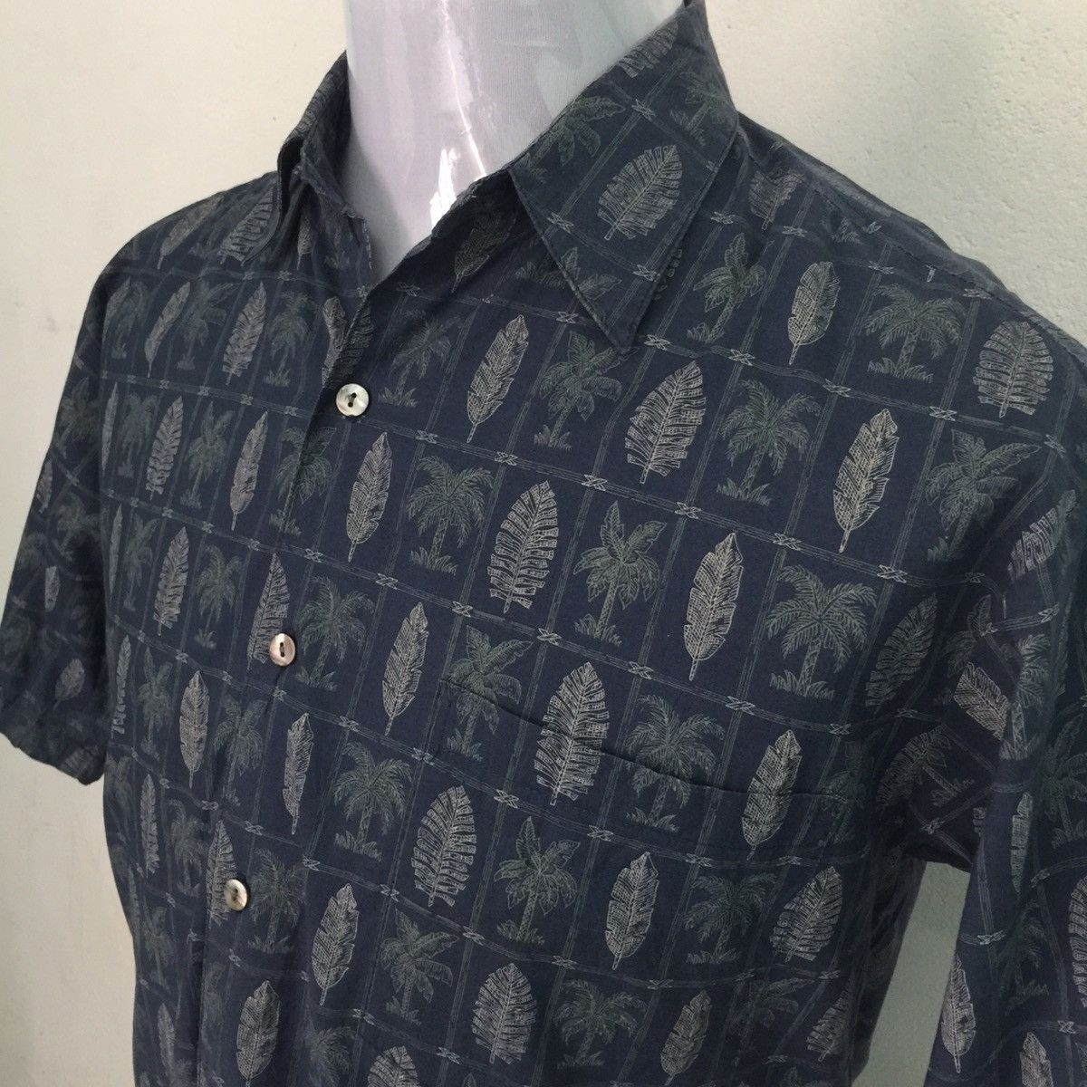 Other Tori Richard Great Hawaii Plant Design Size S Size US S / EU 44-46 / 1 - 5 Thumbnail