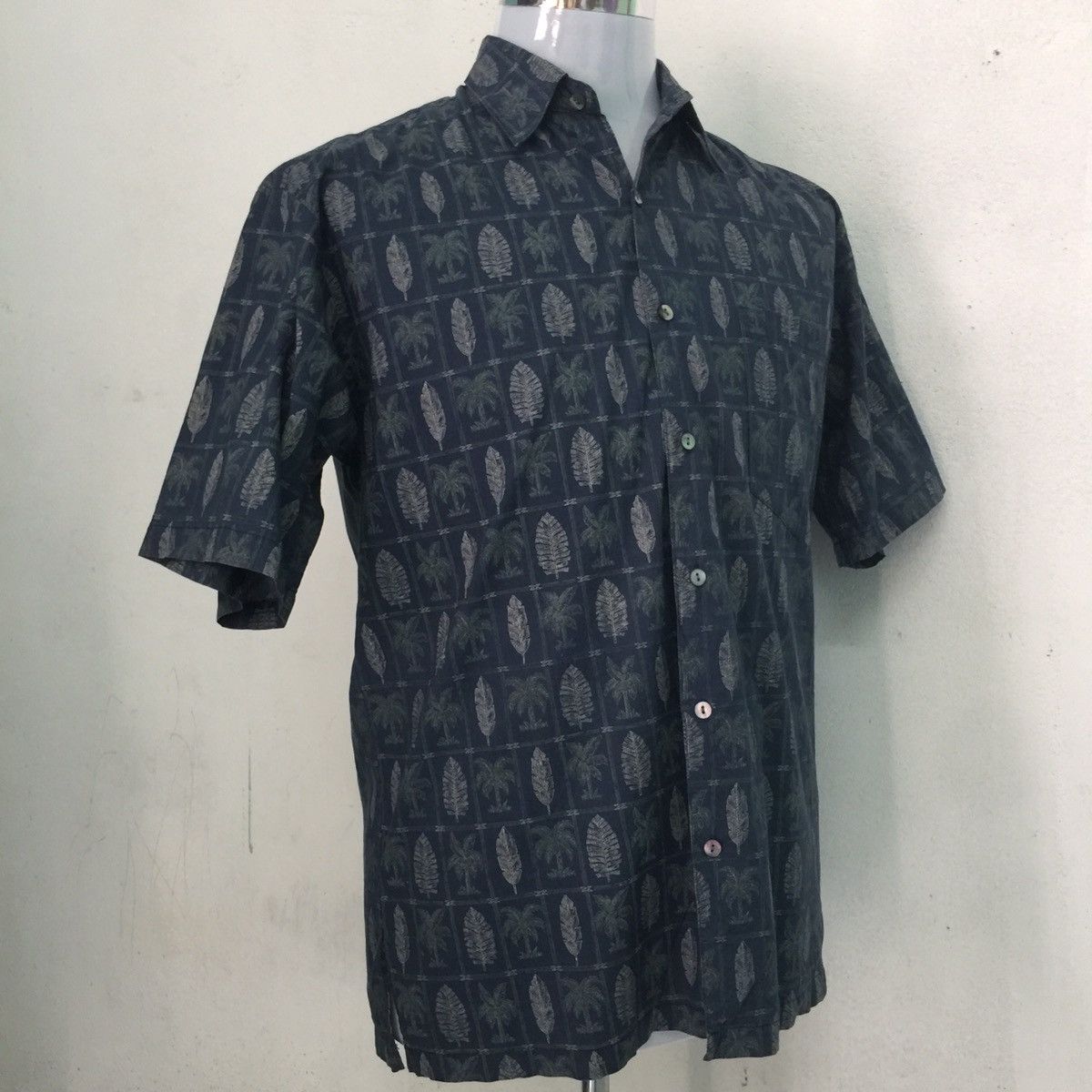 Other Tori Richard Great Hawaii Plant Design Size S Size US S / EU 44-46 / 1 - 3 Thumbnail