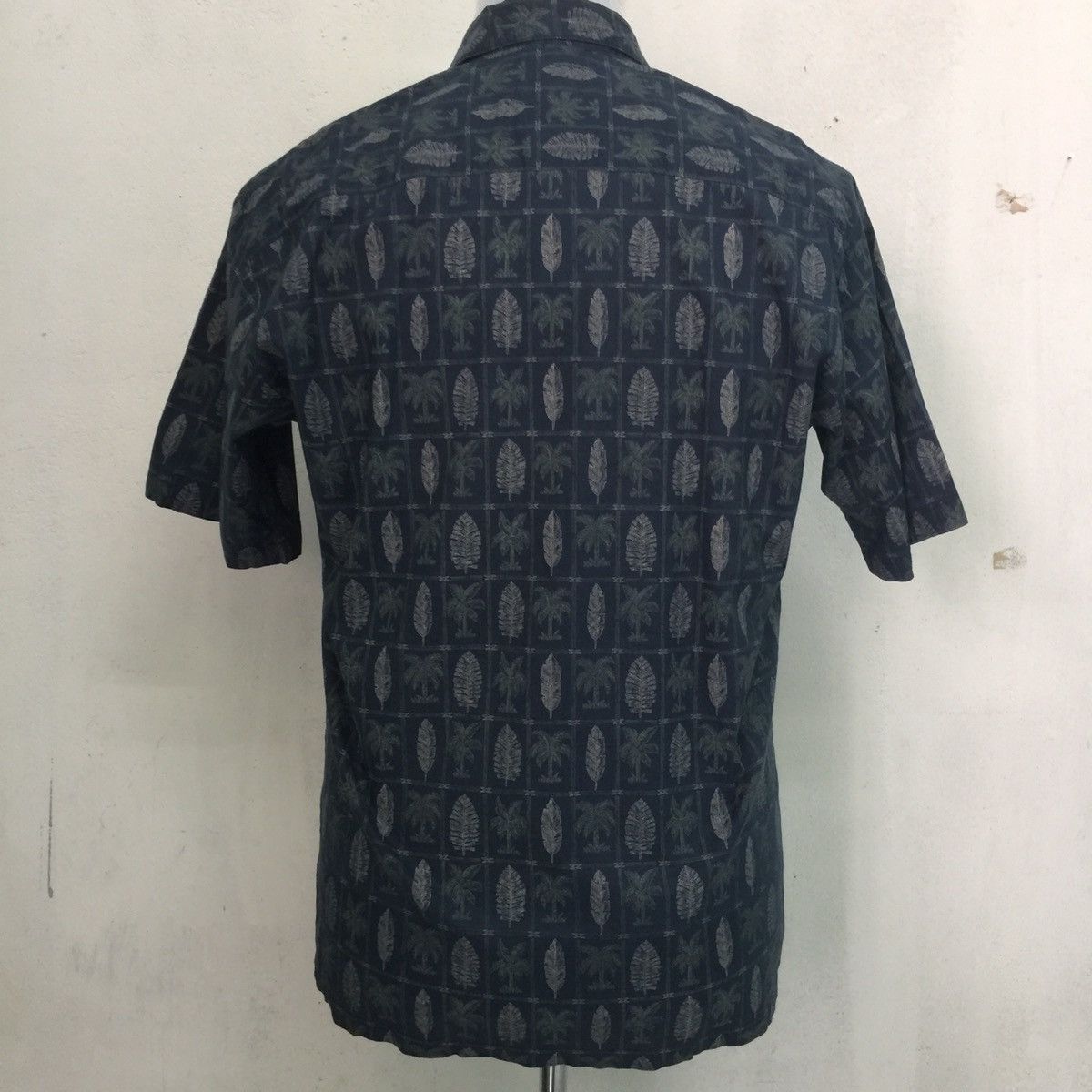 Other Tori Richard Great Hawaii Plant Design Size S Size US S / EU 44-46 / 1 - 4 Thumbnail
