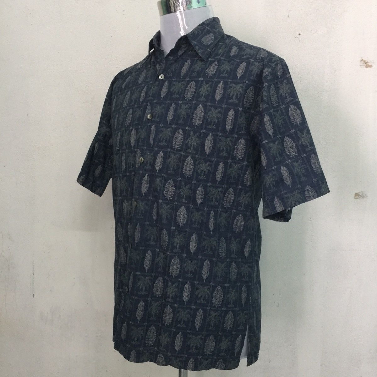 Other Tori Richard Great Hawaii Plant Design Size S Size US S / EU 44-46 / 1 - 2 Thumbnail
