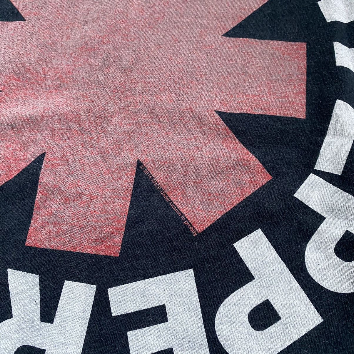 Band Tees VINTAGE RED HOT CHILLI PEPPERS FADED Y2K LICENSED T SHIRT Size US S / EU 44-46 / 1 - 3 Thumbnail