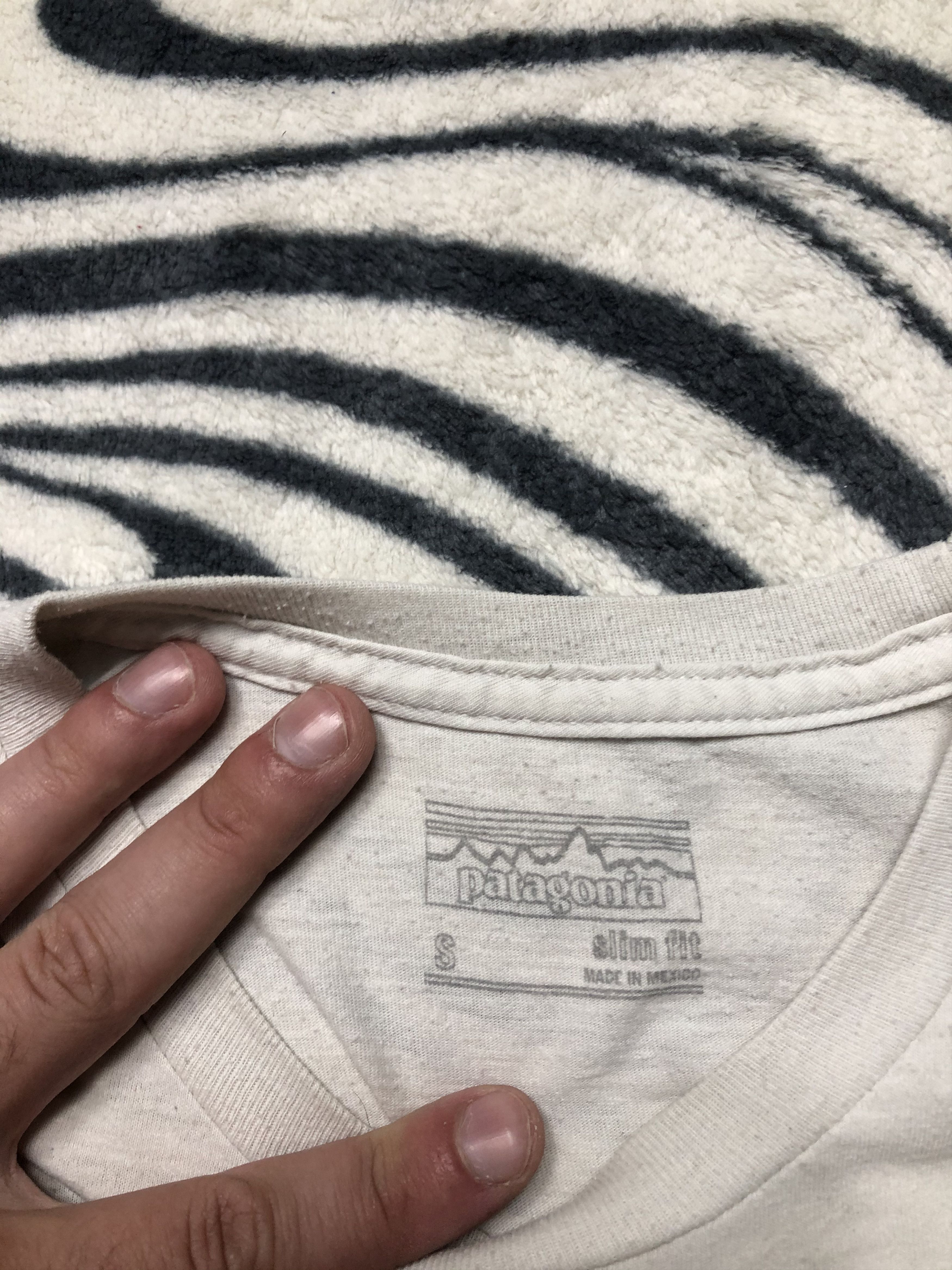Patagonia × Vintage Patagonia Vintage Mens Logo T-Shirt Tee Size US S / EU 44-46 / 1 - 3 Thumbnail