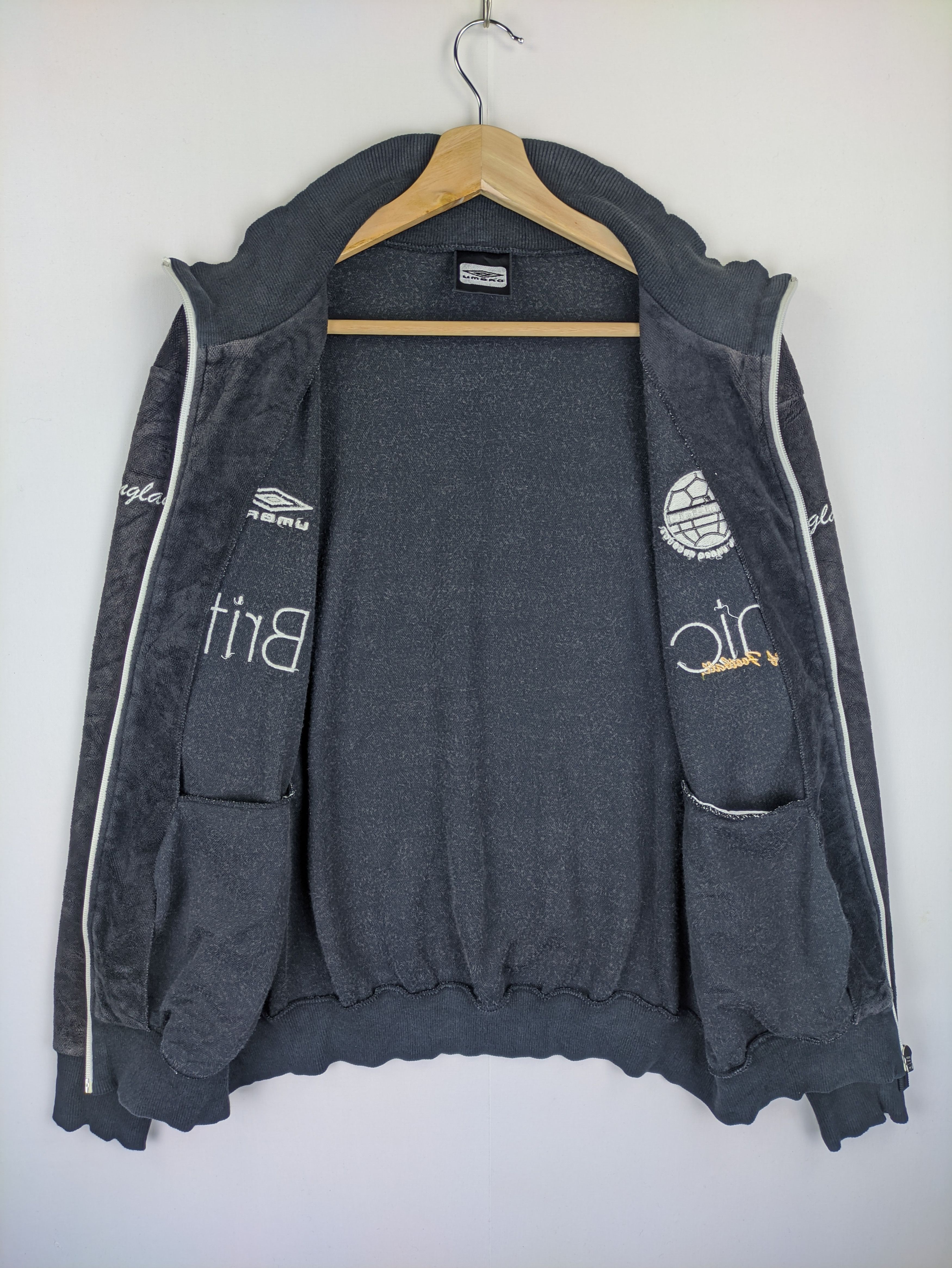 Japanese Brand Steals🔥Vintage Jacket Zip Up by Umbro Size US M / EU 48-50 / 2 - 6 Thumbnail