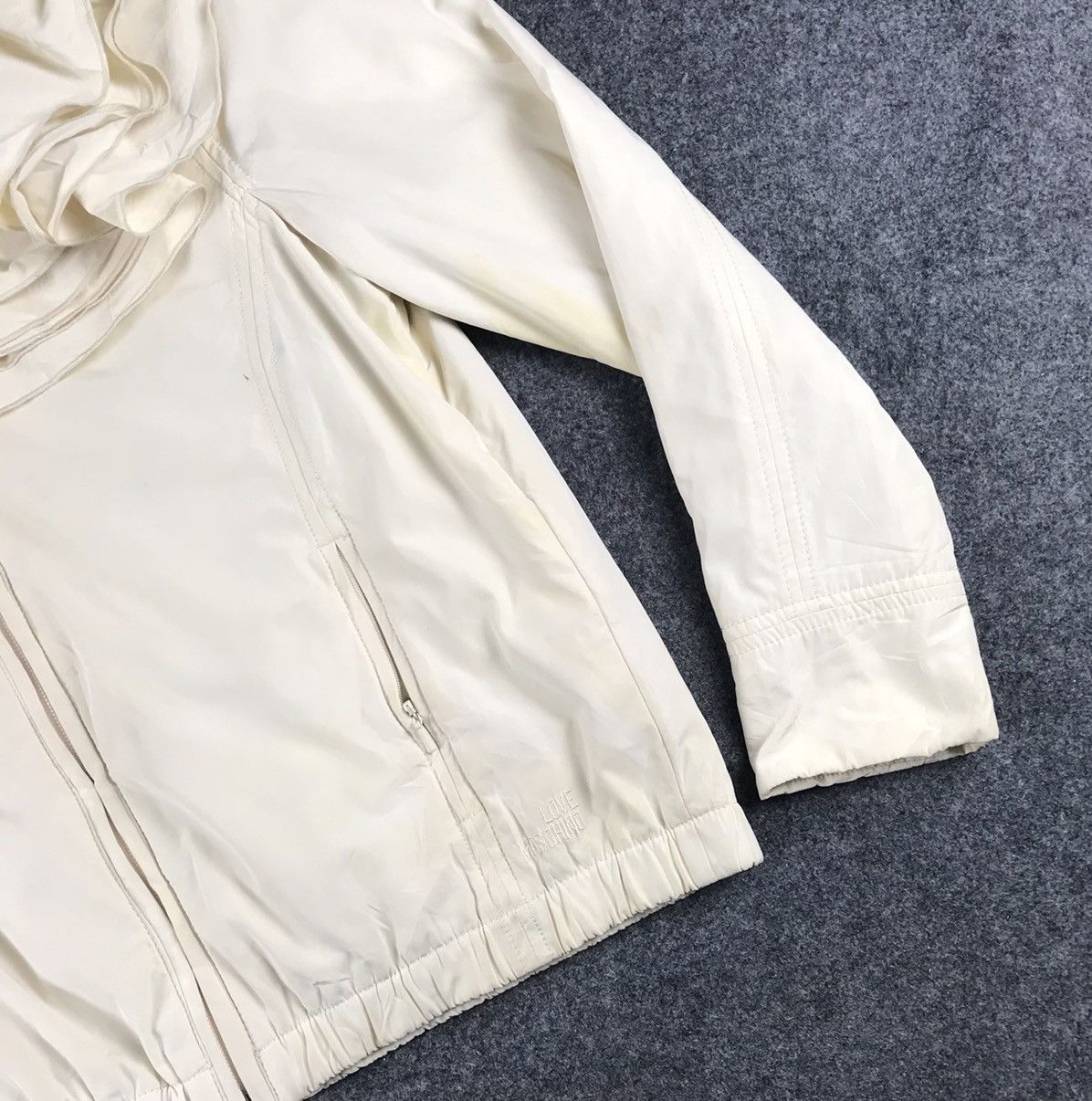 Moschino Very Rare Vintage Moschino Jacket full zipper rare design Size S / US 4 / IT 40 - 6 Thumbnail