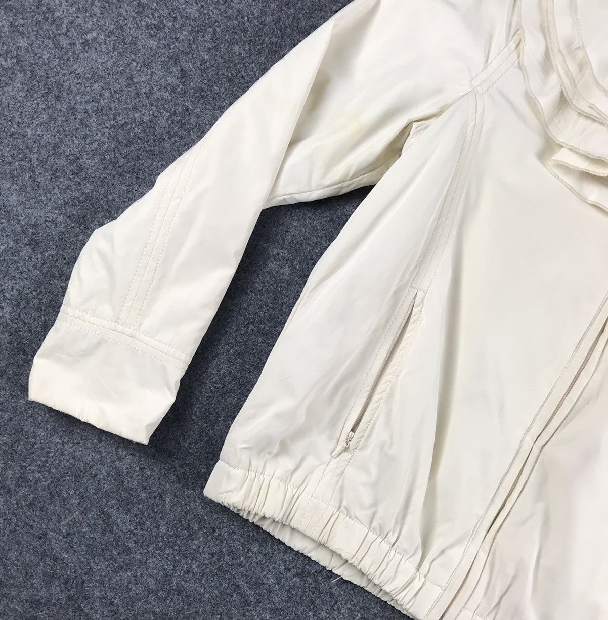 Moschino Very Rare Vintage Moschino Jacket full zipper rare design Size S / US 4 / IT 40 - 7 Thumbnail