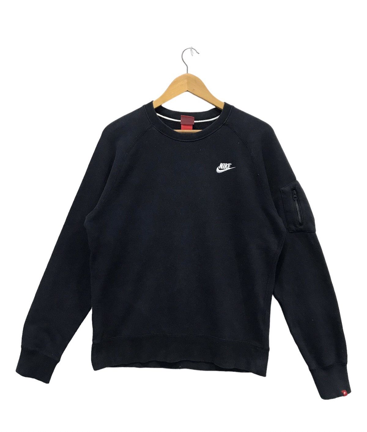 Nike Embroidery Small Logo Black Sweatshirt.. S61