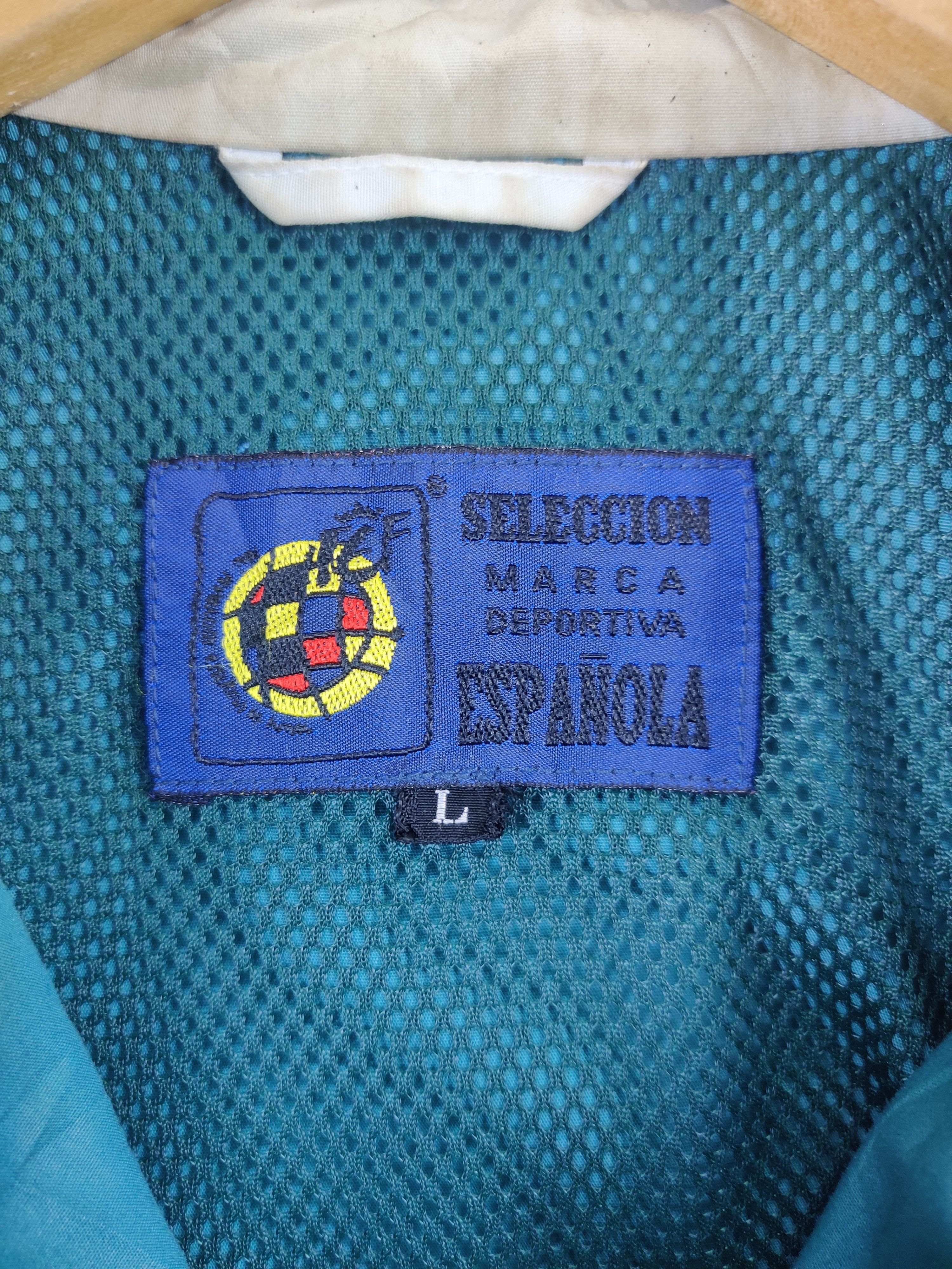 Vintage Vintage Real Espanola Football Windbreaker Light Jacket Size US L / EU 52-54 / 3 - 10 Thumbnail