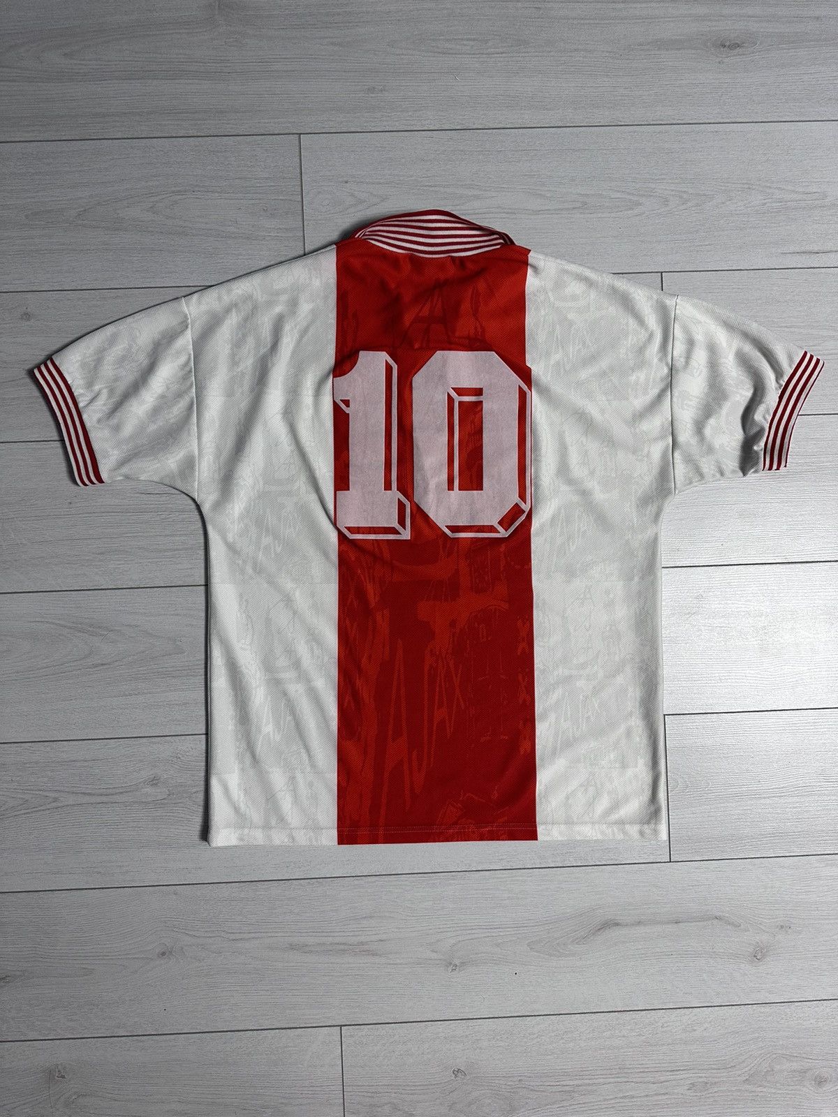 Umbro × Vintage Vintage Umbro Ajax 10 soccer jersey size L Size US L / EU 52-54 / 3 - 5 Thumbnail