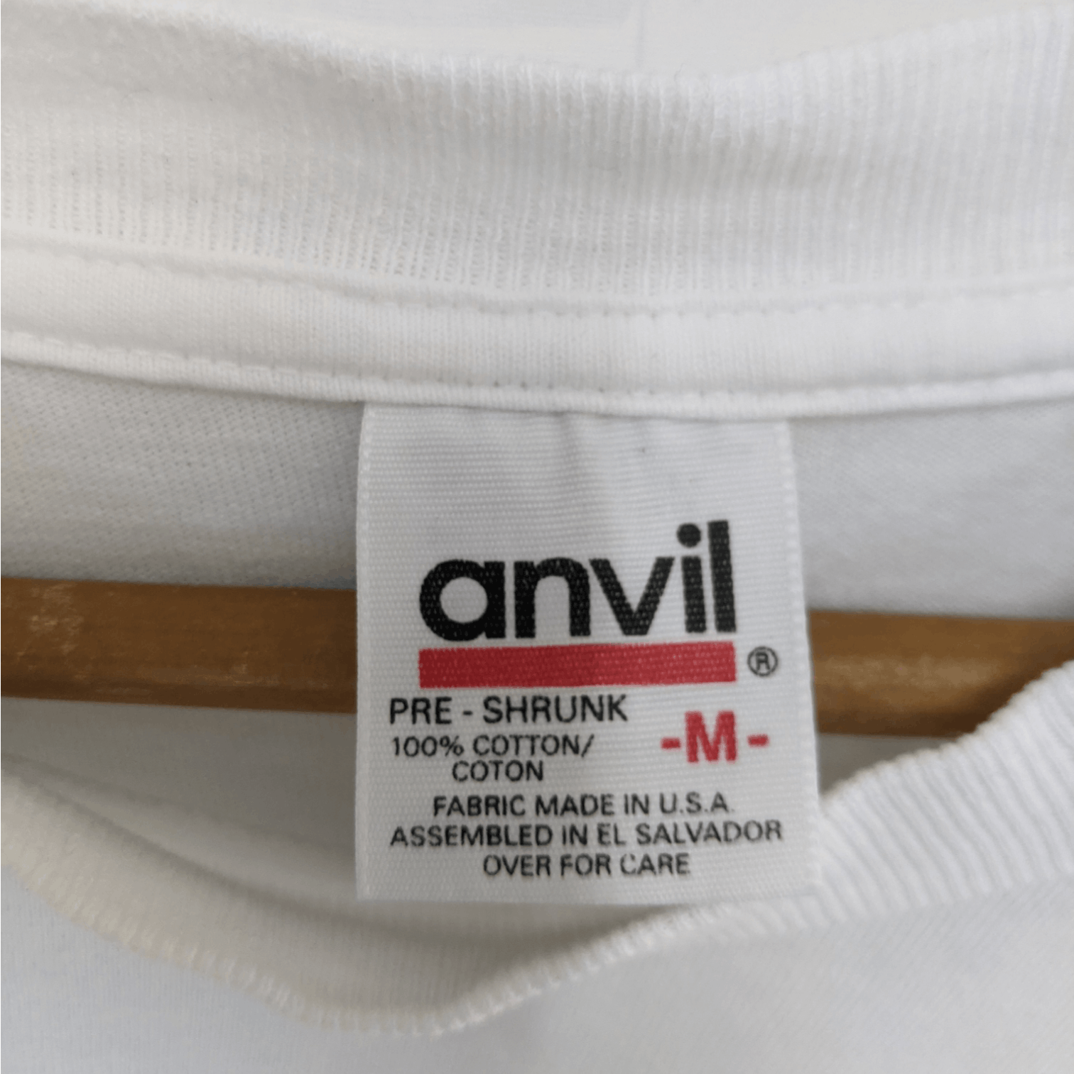 Anvil × Vintage Vintage 90's GUAM Graphic T-Shirt Single Stitches Size US M / EU 48-50 / 2 - 9 Thumbnail