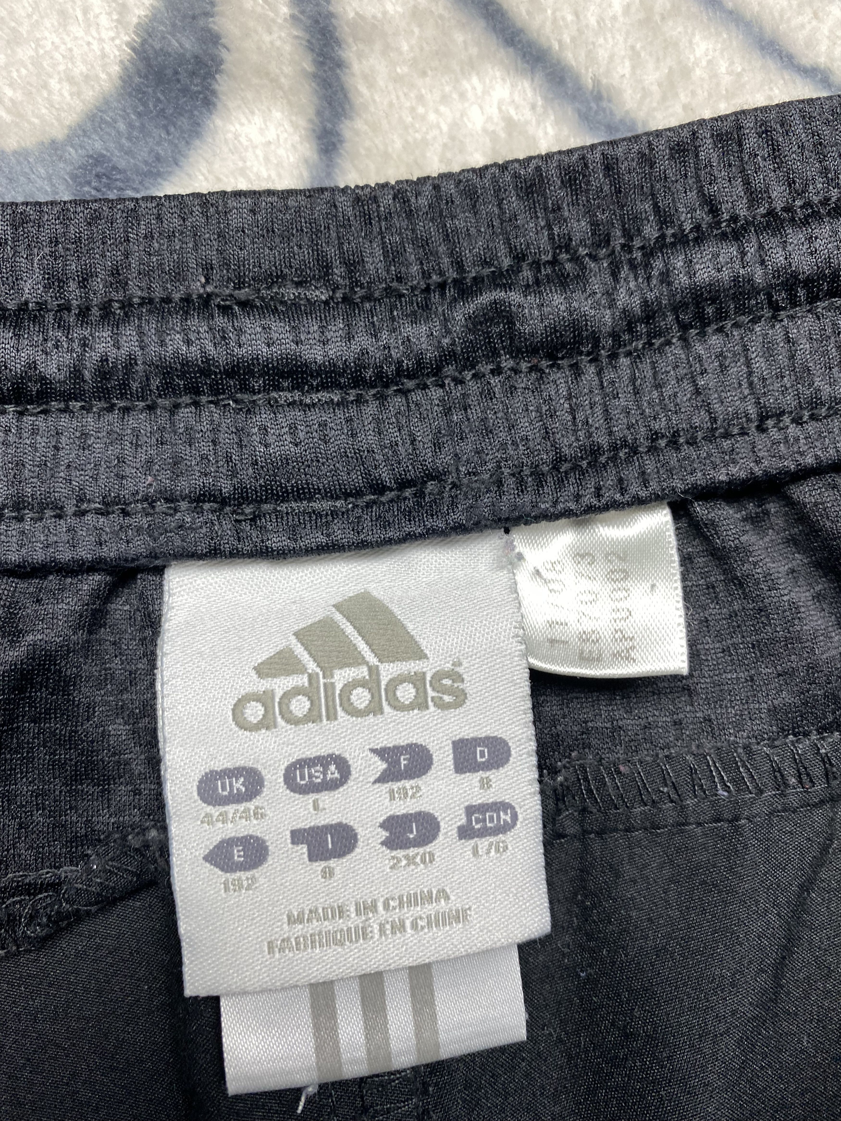 Adidas × Vintage Adidas Vintage Mens Nylon Shorts Y2K Size US 34 / EU 50 - 4 Thumbnail