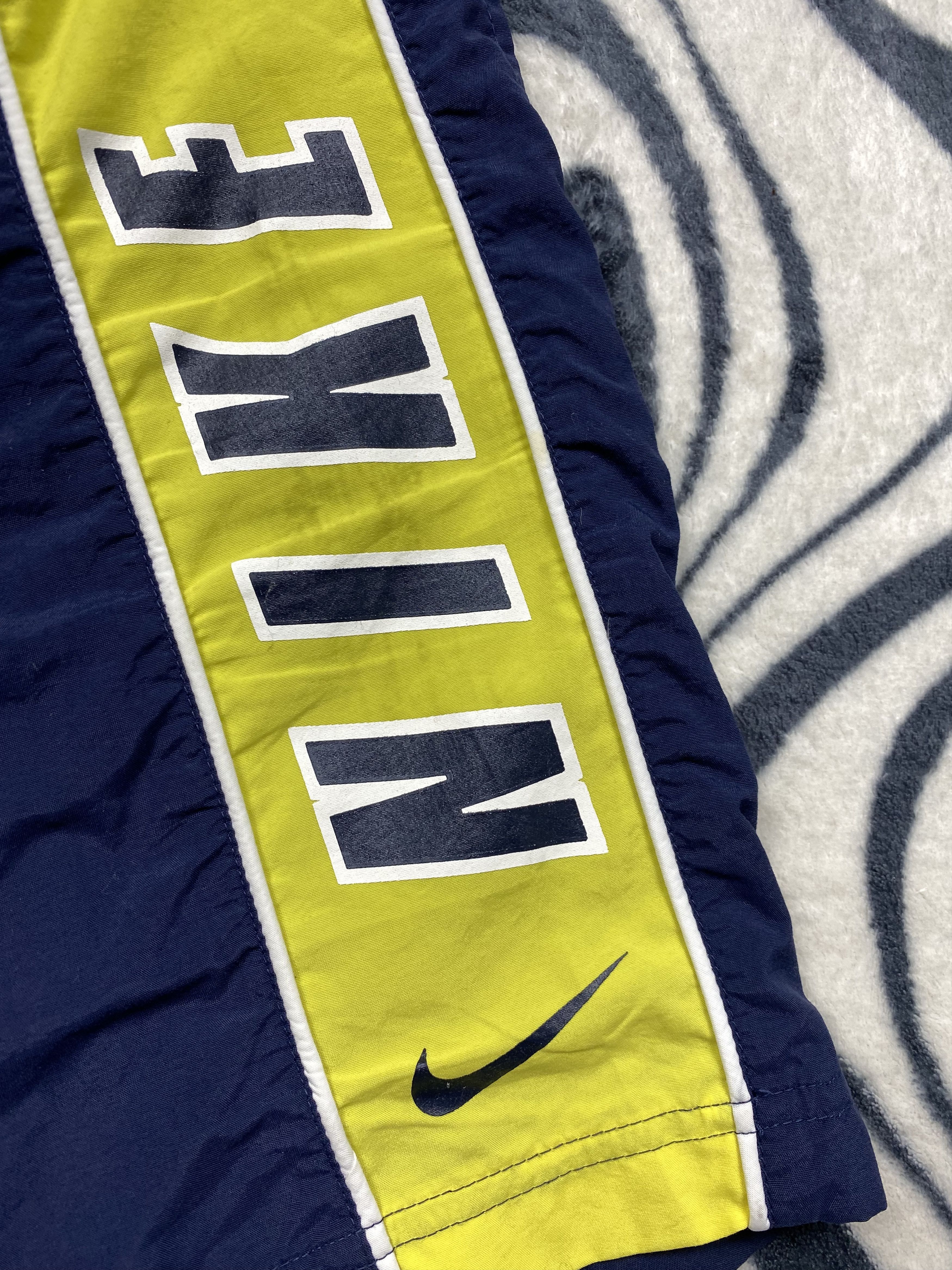 Nike × Vintage Nike 90s Vintage Mens Nylon Shorts Size US 38 / EU 54 - 3 Thumbnail