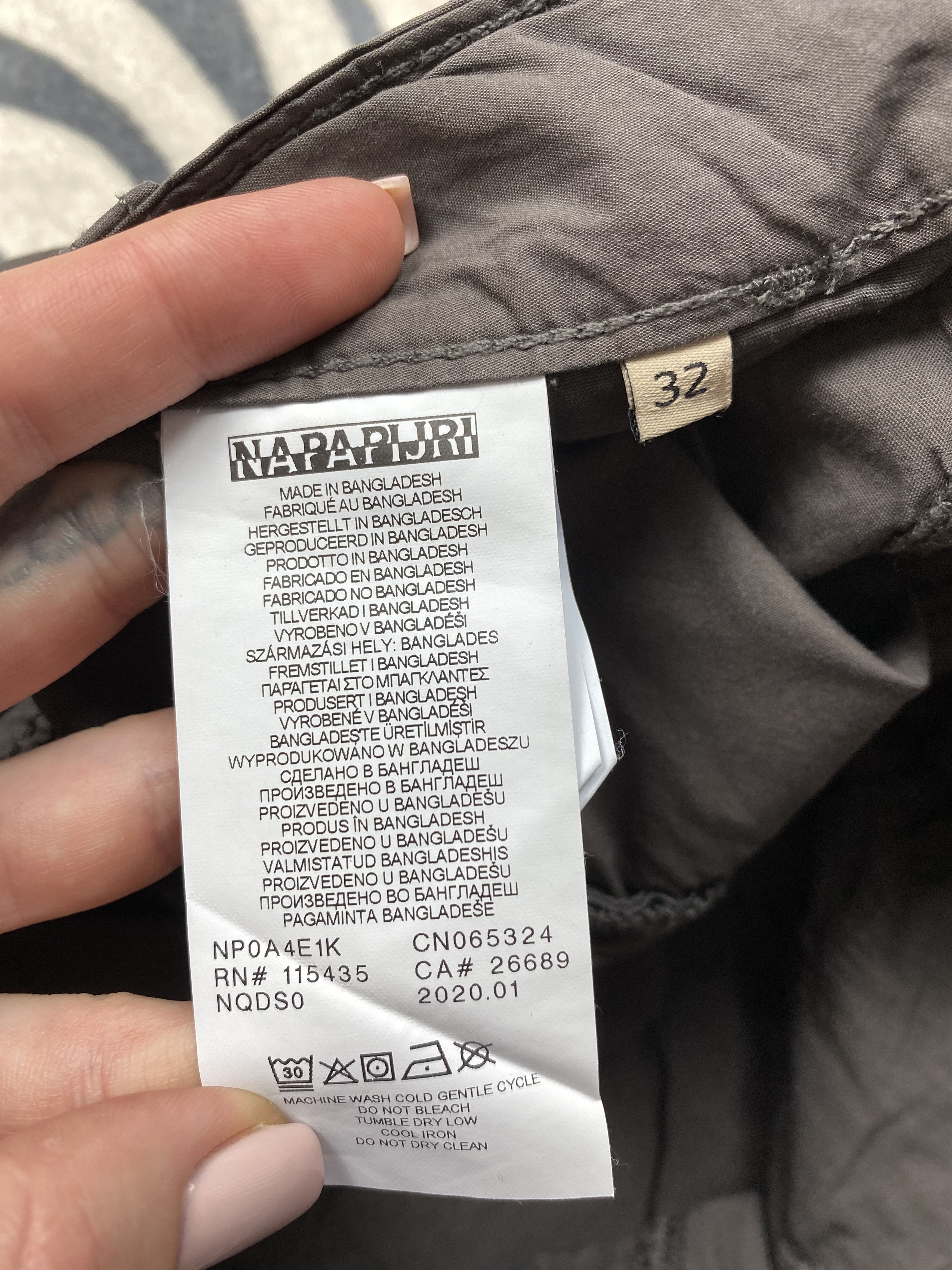 Napapijri × Vintage Napapijri Vintage Mens Cargo Shorts Y2K Size US 32 / EU 48 - 6 Thumbnail
