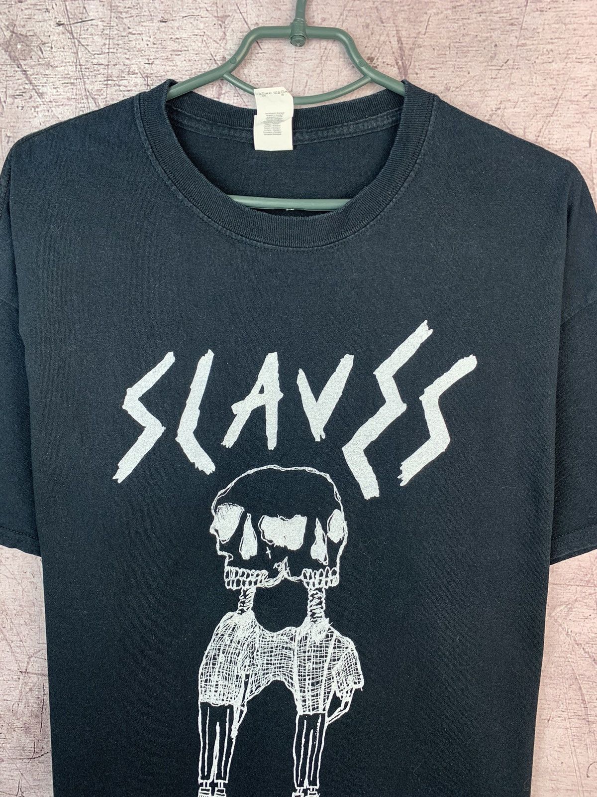 Band Tees × Vintage Vintage Slaves T Shirt Size US XL / EU 56 / 4 - 3 Thumbnail
