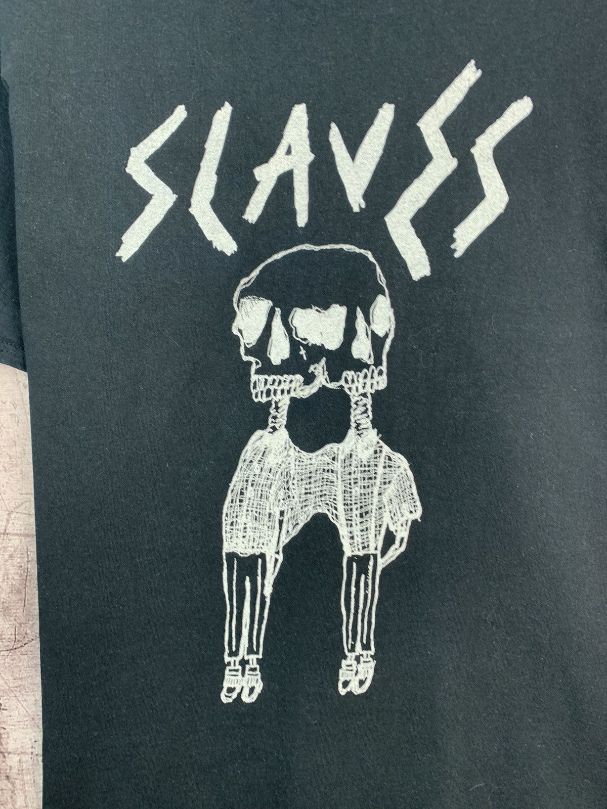 Band Tees × Vintage Vintage Slaves T Shirt Size US XL / EU 56 / 4 - 4 Thumbnail