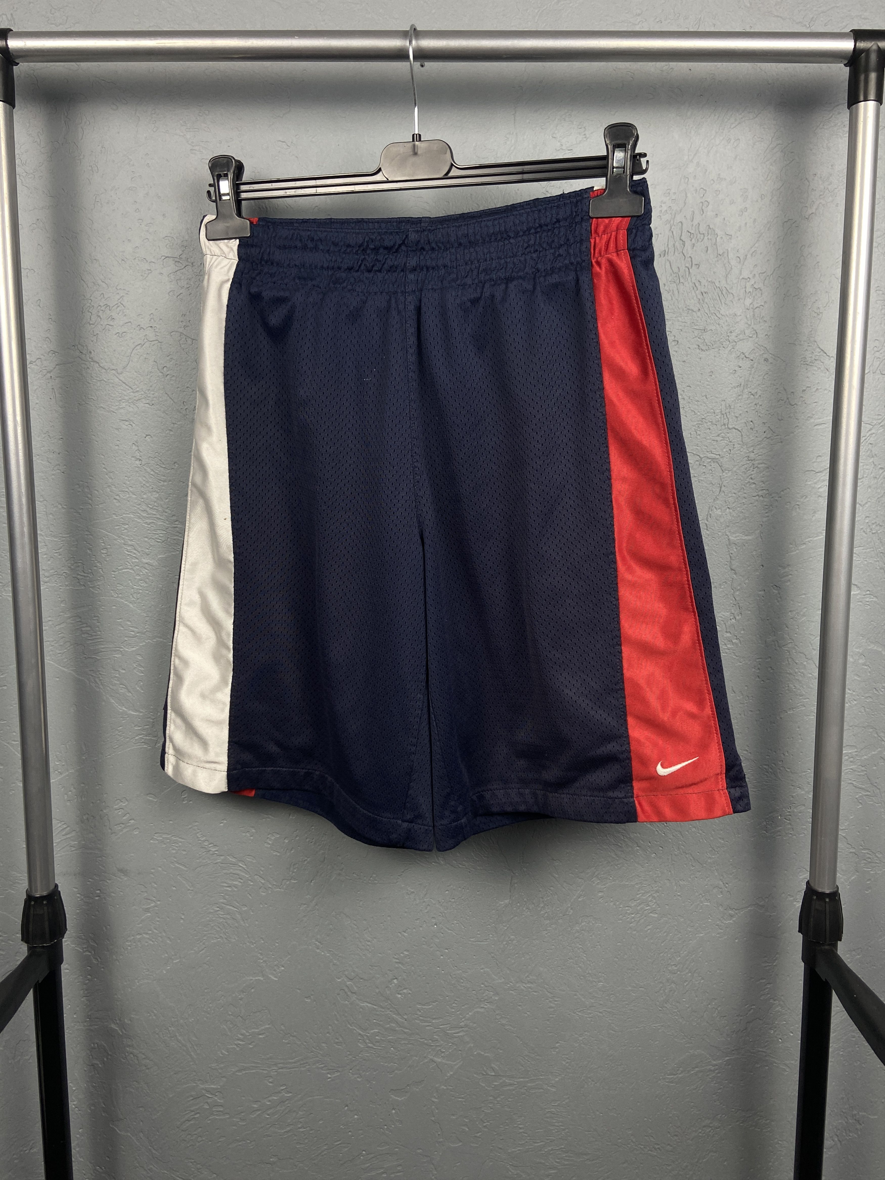 Nike × Vintage Vintage Nike Basketball Mens Shorts Y2K Size US 30 / EU 46 - 1 Thumbnail