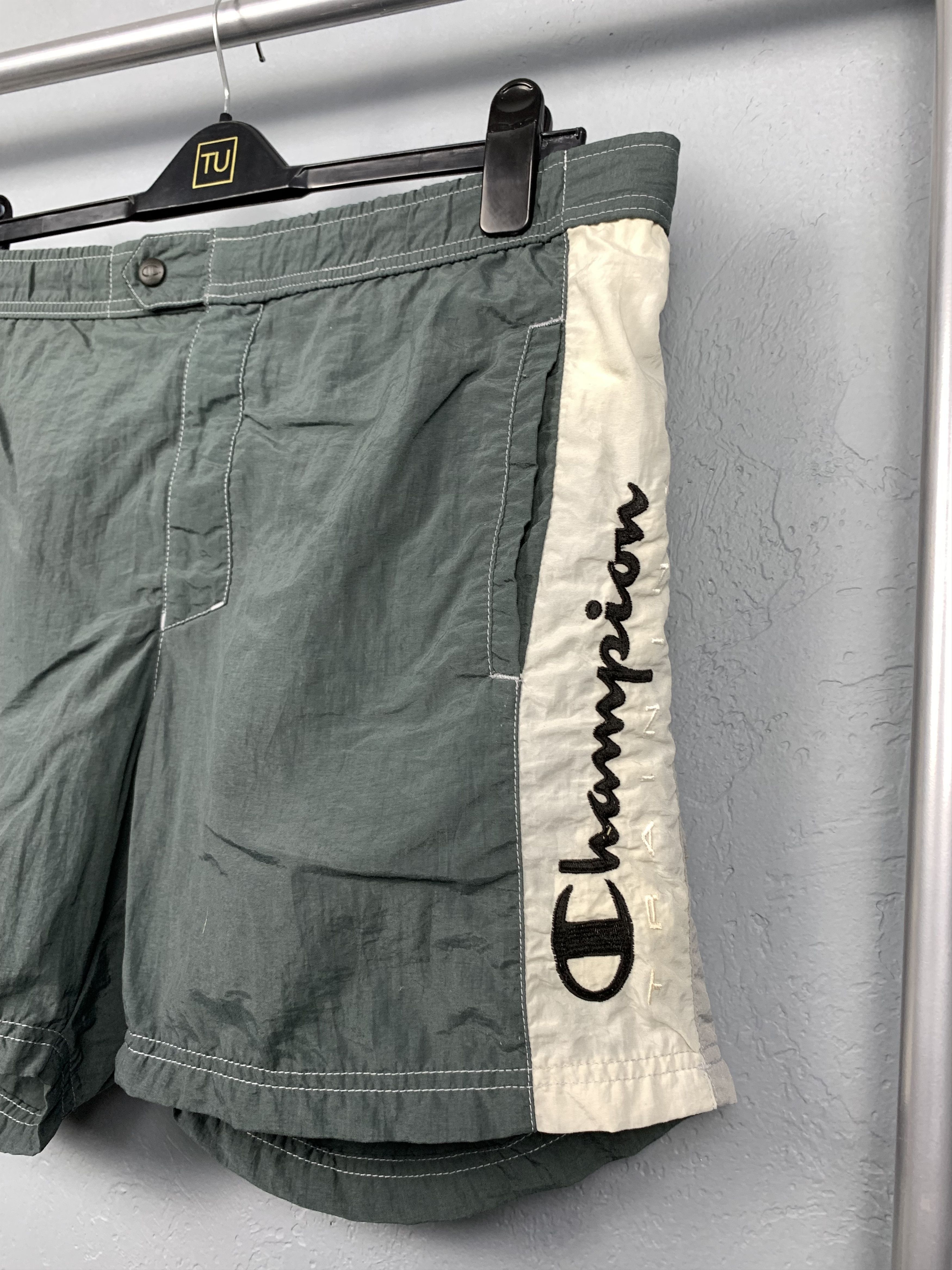 Champion × Vintage 90'S Vintage Champion Big Logo Shorts Size US 34 / EU 50 - 2 Thumbnail
