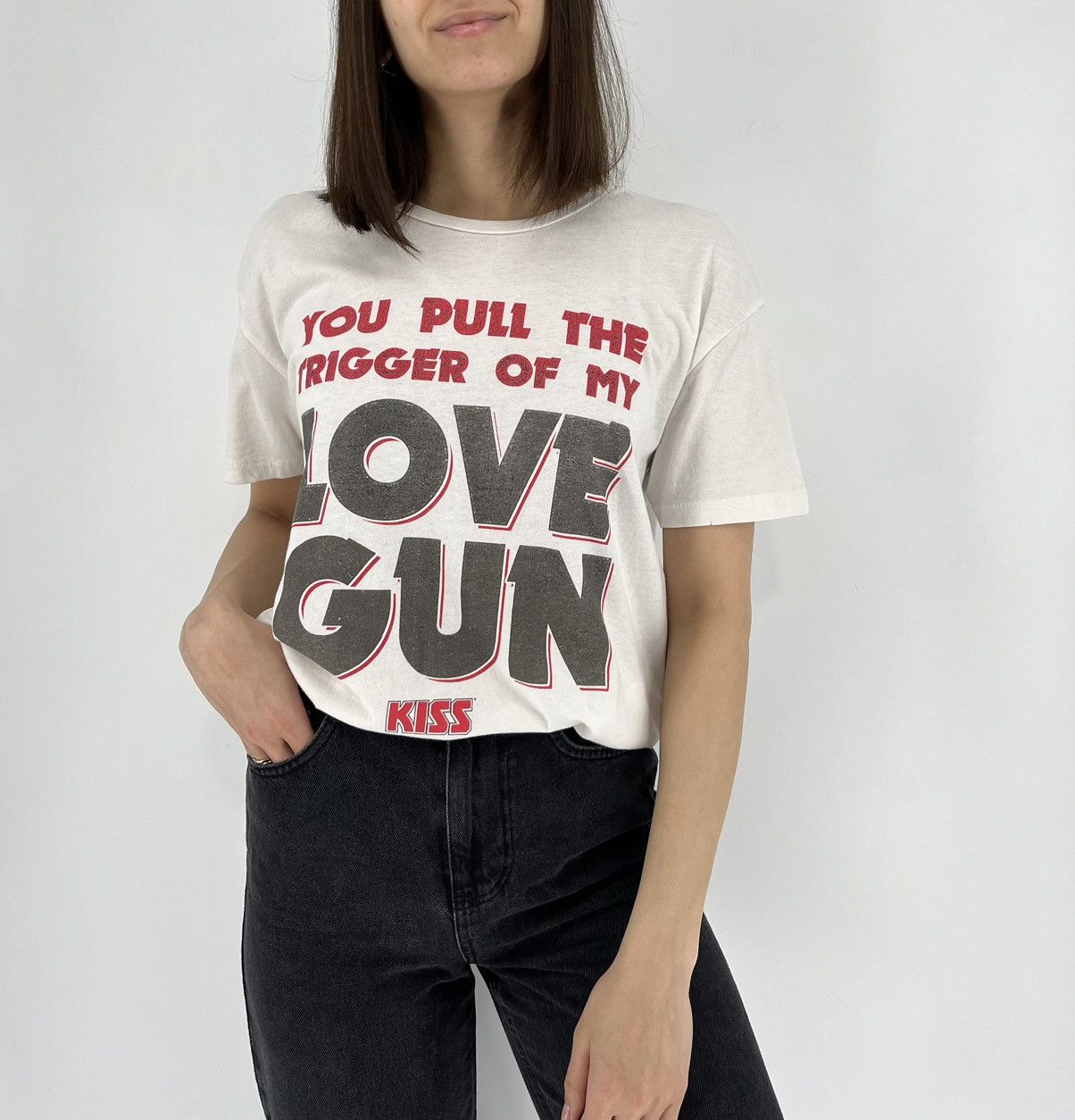 Band Tees Vintage Y2K KISS "You Pull The Trigger Of My Love Gun " Size M / US 6-8 / IT 42-44 - 1 Thumbnail
