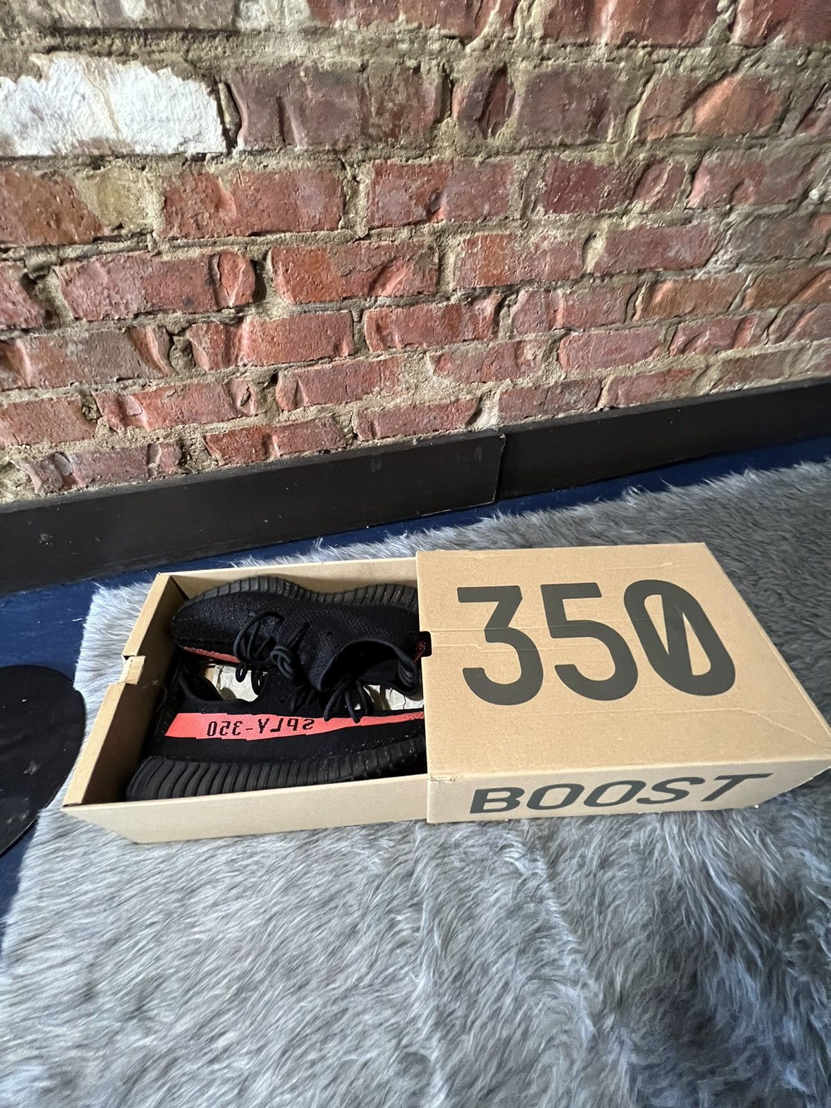 Adidas yeezy boost 350 v2 black red
