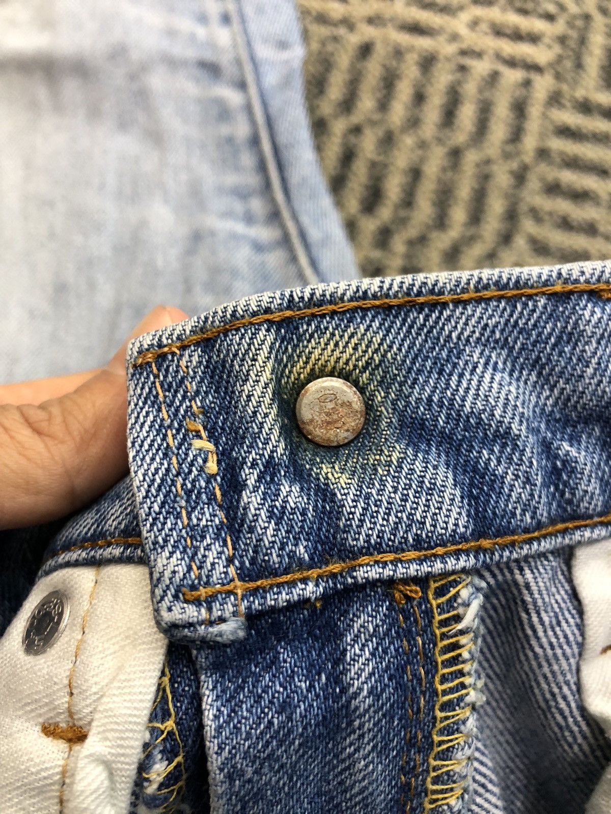 Levi's Vintage Levis 505 Distressed Faded Blue Jeans Size US 26 / EU 42 - 17 Thumbnail