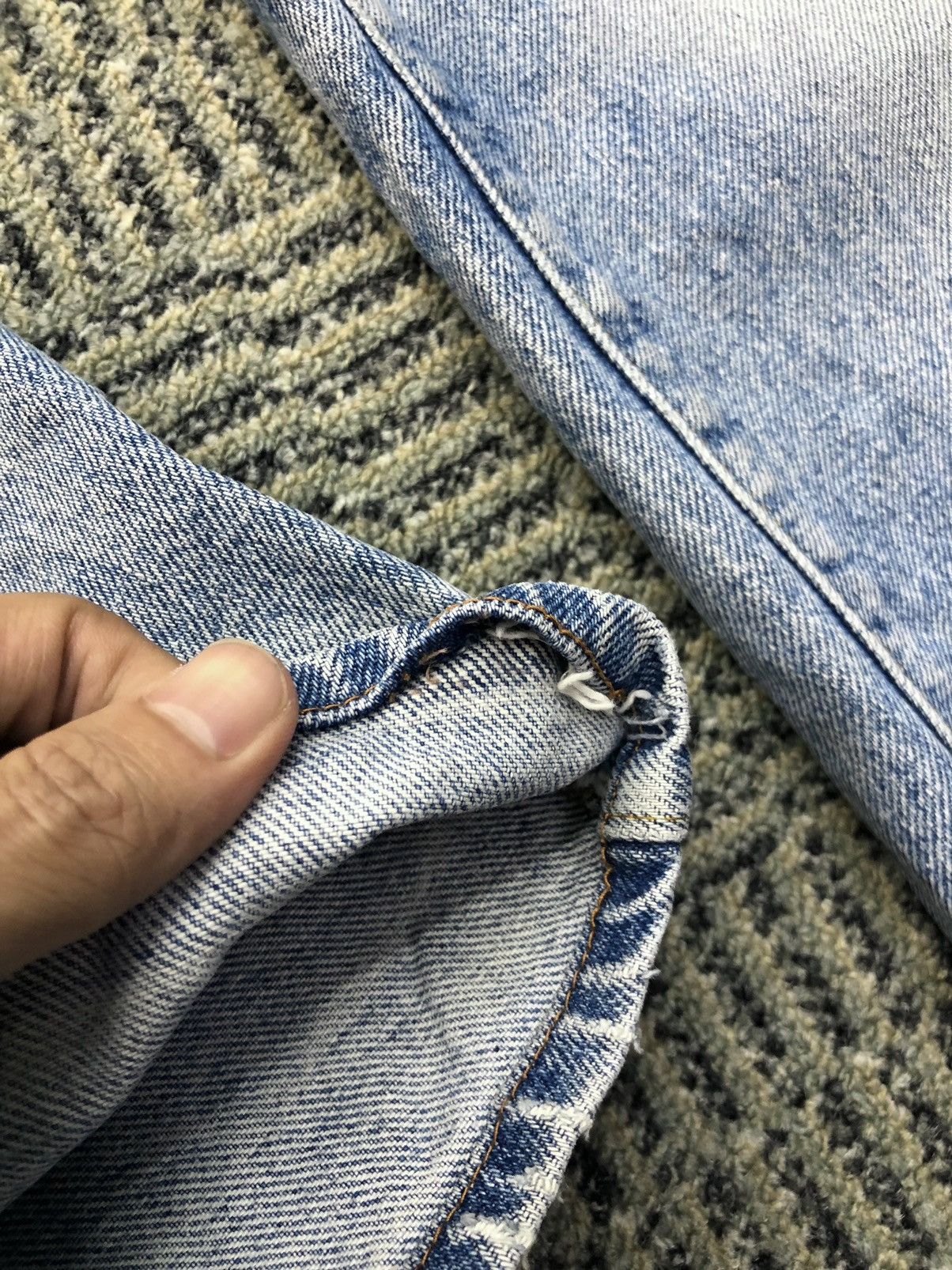Levi's Vintage Levis 505 Distressed Faded Blue Jeans Size US 26 / EU 42 - 11 Thumbnail