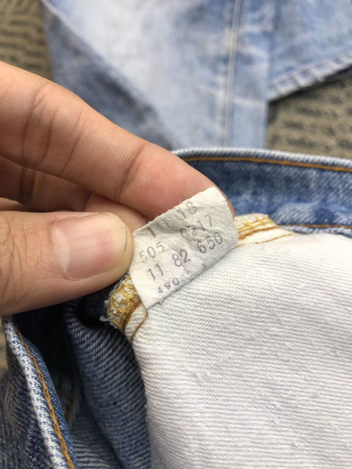 Levi's Vintage Levis 505 Distressed Faded Blue Jeans Size US 26 / EU 42 - 19 Thumbnail