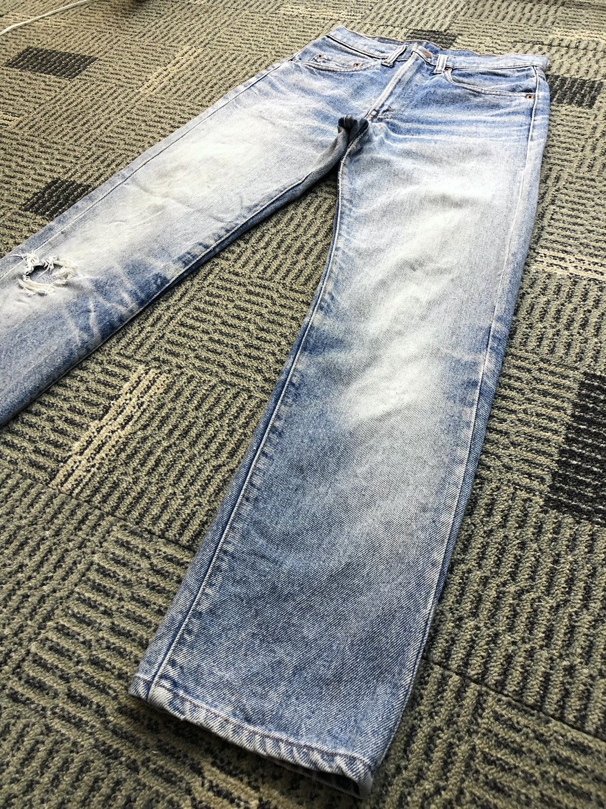 Levi's Vintage Levis 505 Distressed Faded Blue Jeans Size US 26 / EU 42 - 4 Thumbnail