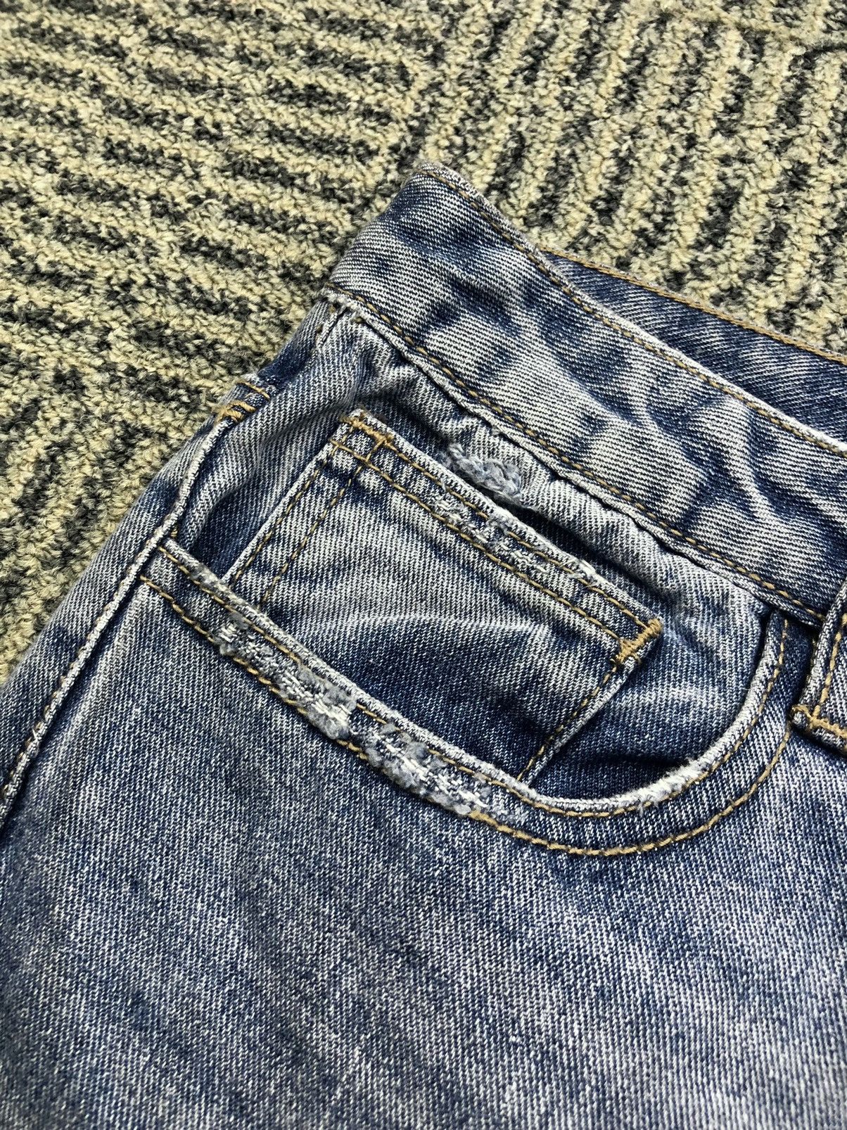 Forever 21 Forever 21 Being Bad Aint Easy Distressed Faded Blue Jeans Size US 28 / EU 44 - 8 Thumbnail