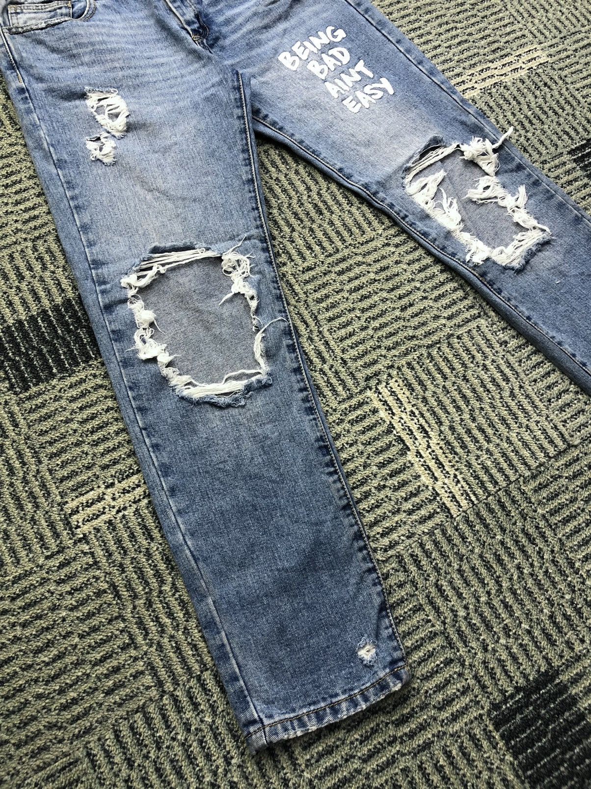 Forever 21 Forever 21 Being Bad Aint Easy Distressed Faded Blue Jeans Size US 28 / EU 44 - 4 Thumbnail