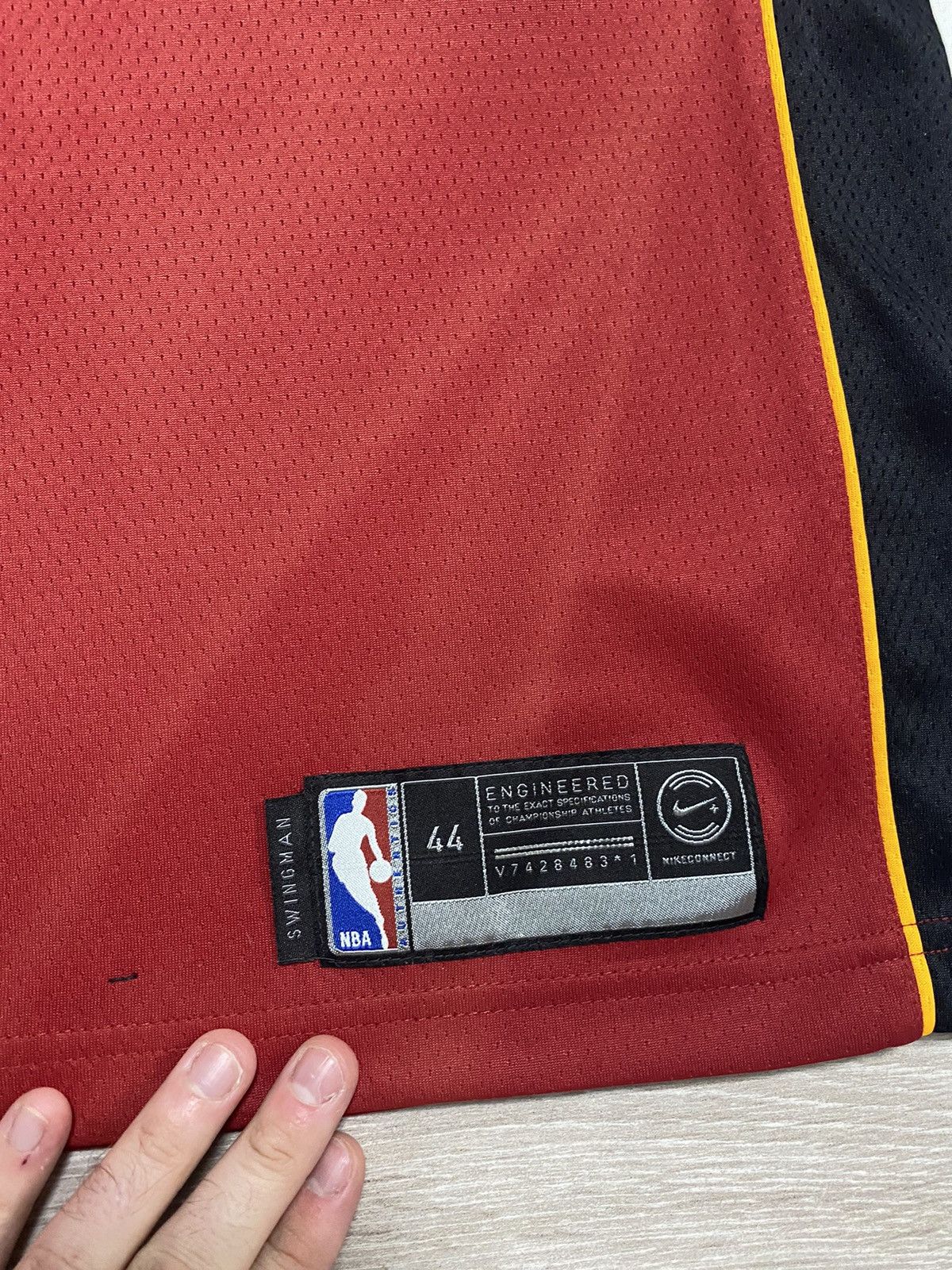 NBA Nike Jersey NBA Miami hits 21# WHITESIDE Size US M / EU 48-50 / 2 - 8 Thumbnail