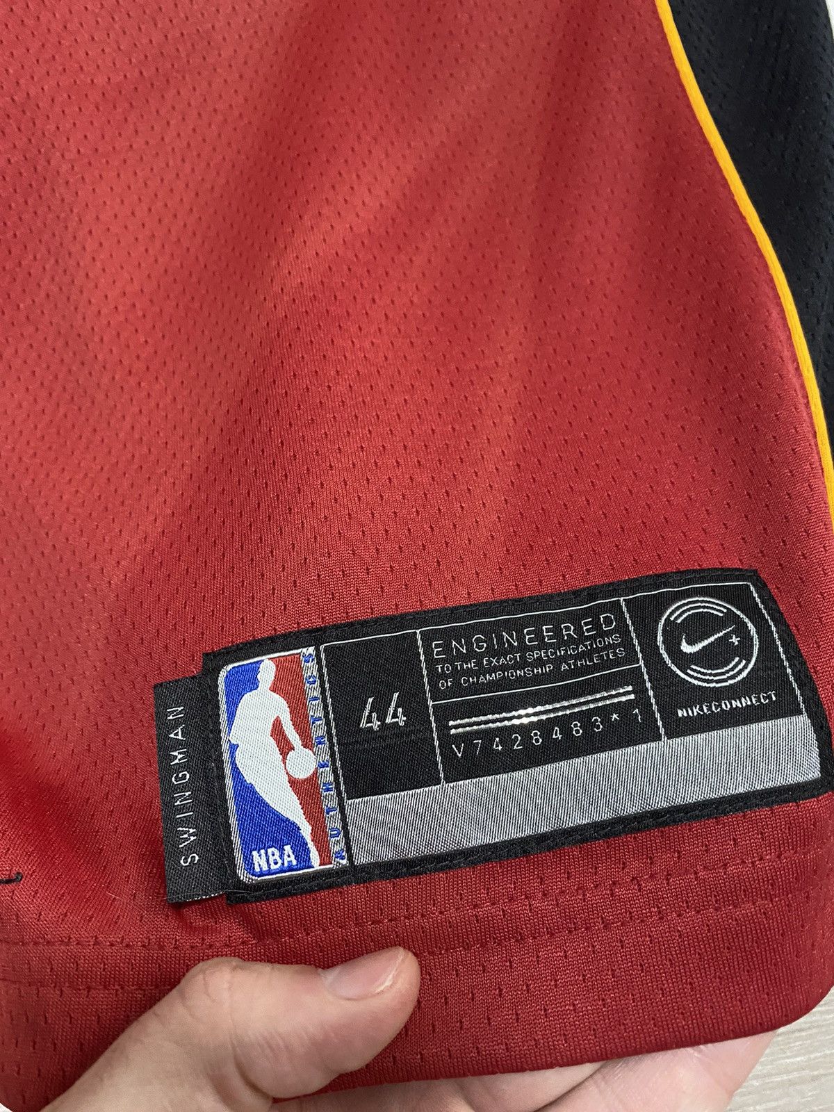 NBA Nike Jersey NBA Miami hits 21# WHITESIDE Size US M / EU 48-50 / 2 - 10 Thumbnail