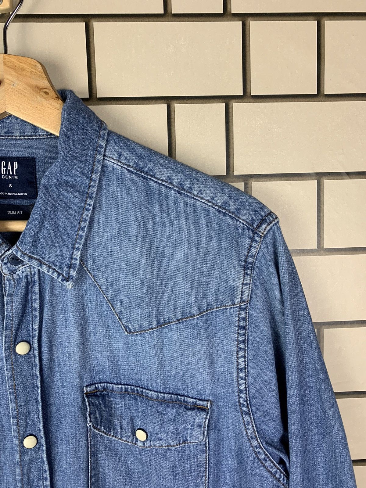 Gap × Vintage Vintage Gap Denim Shirts Button Ups Size US S / EU 44-46 / 1 - 7 Thumbnail