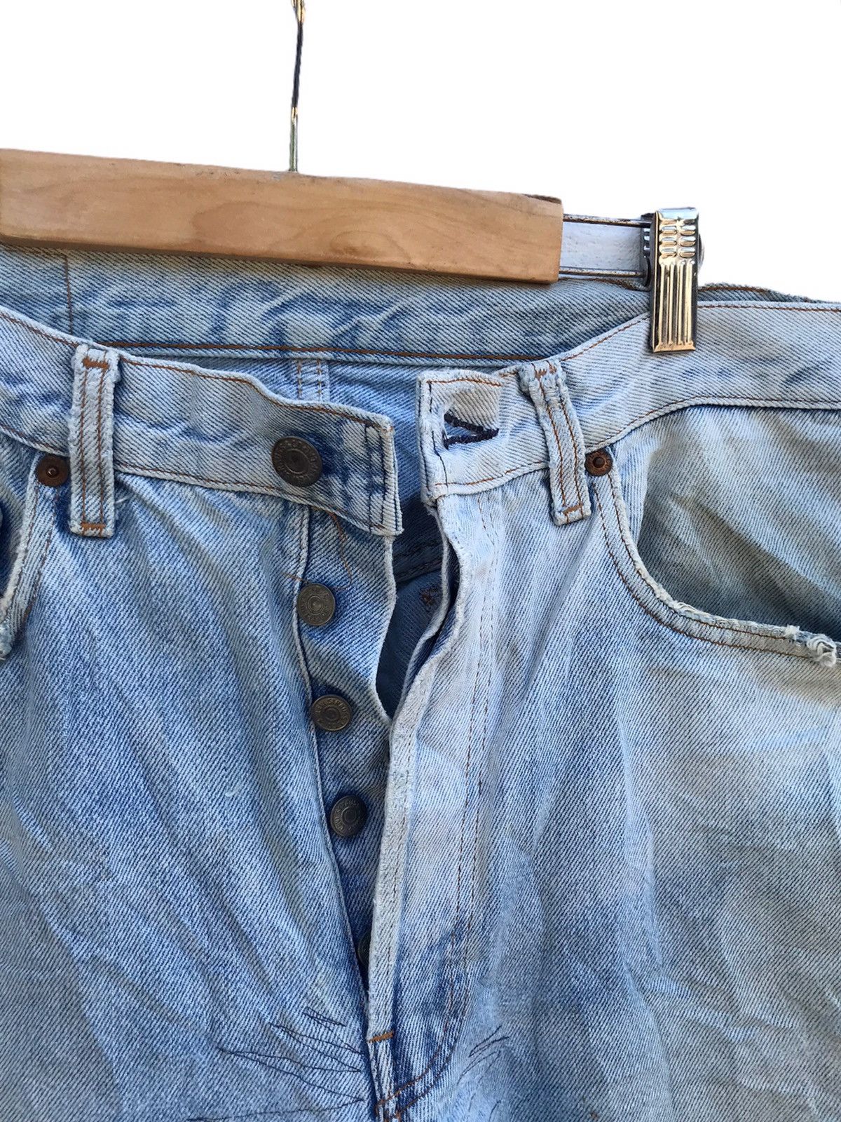 Levi's 32x28 vtg Levi’s 501 button 555 light wash blue denim jeans Size US 32 / EU 48 - 4 Thumbnail