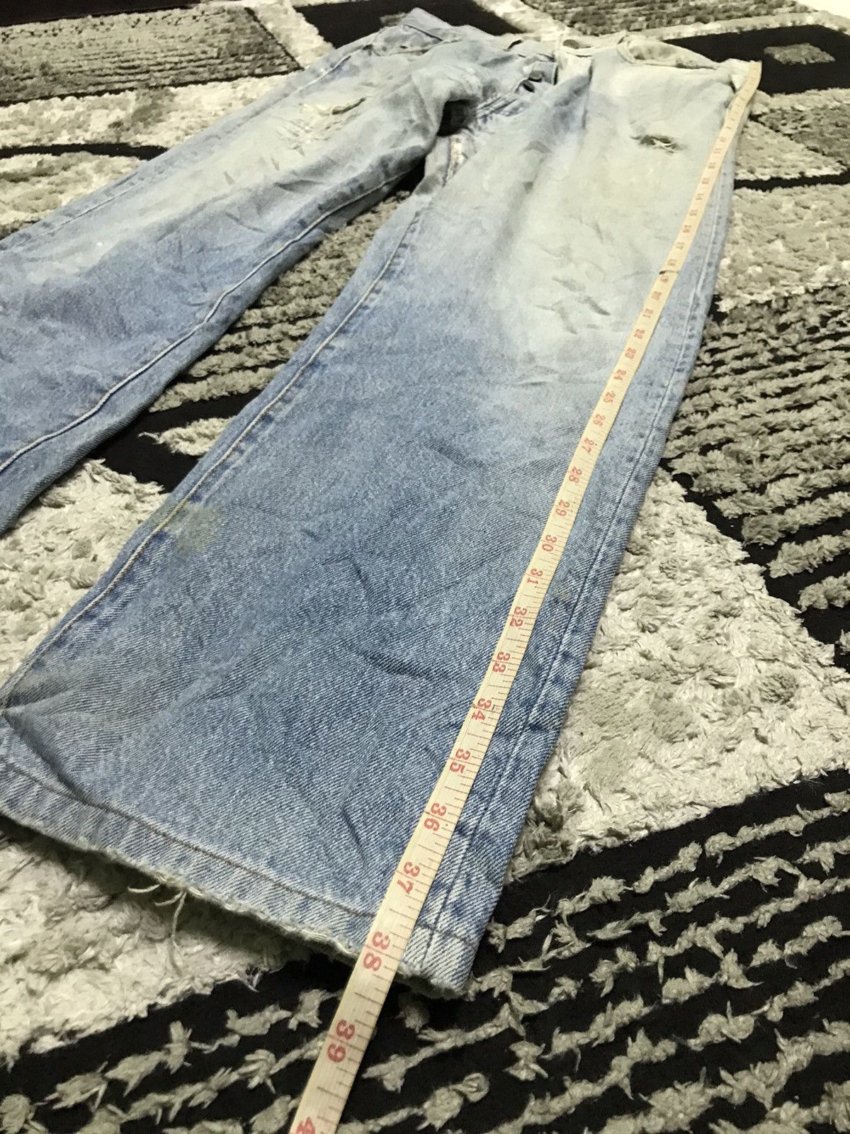 Levi's 32x28 vtg Levi’s 501 button 555 light wash blue denim jeans Size US 32 / EU 48 - 8 Thumbnail