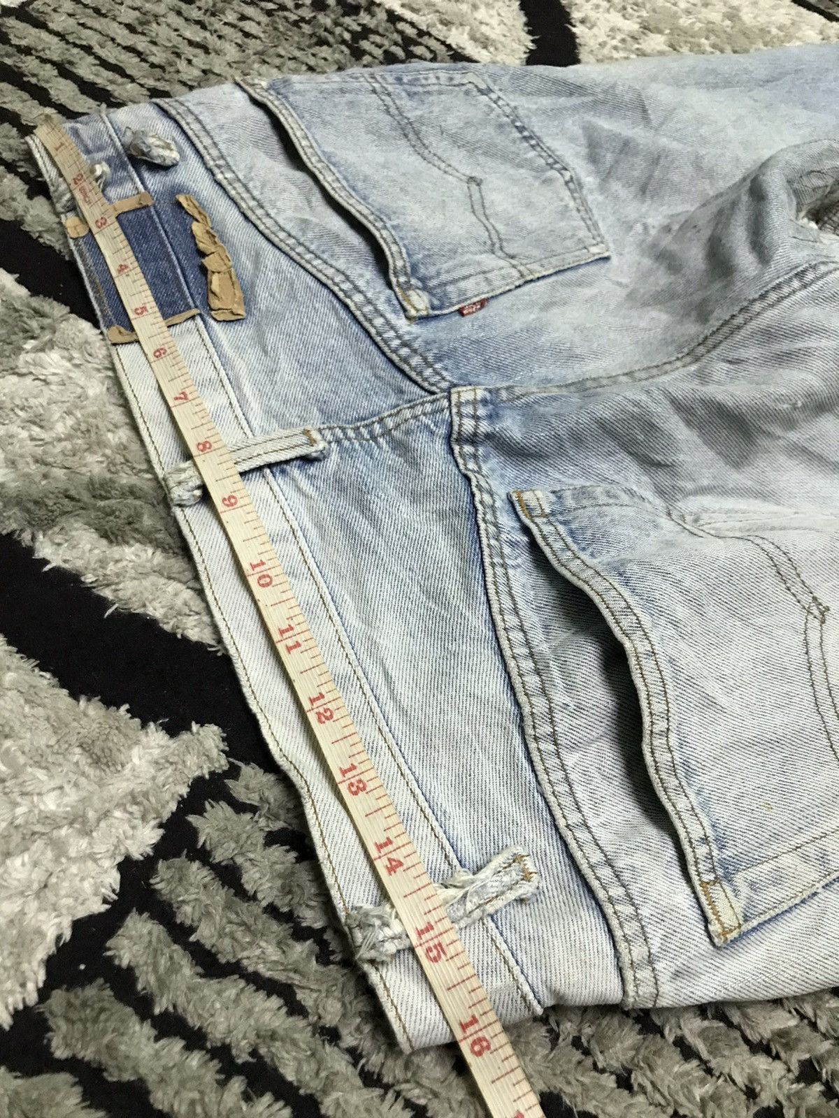 Levi's 32x28 vtg Levi’s 501 button 555 light wash blue denim jeans Size US 32 / EU 48 - 7 Thumbnail