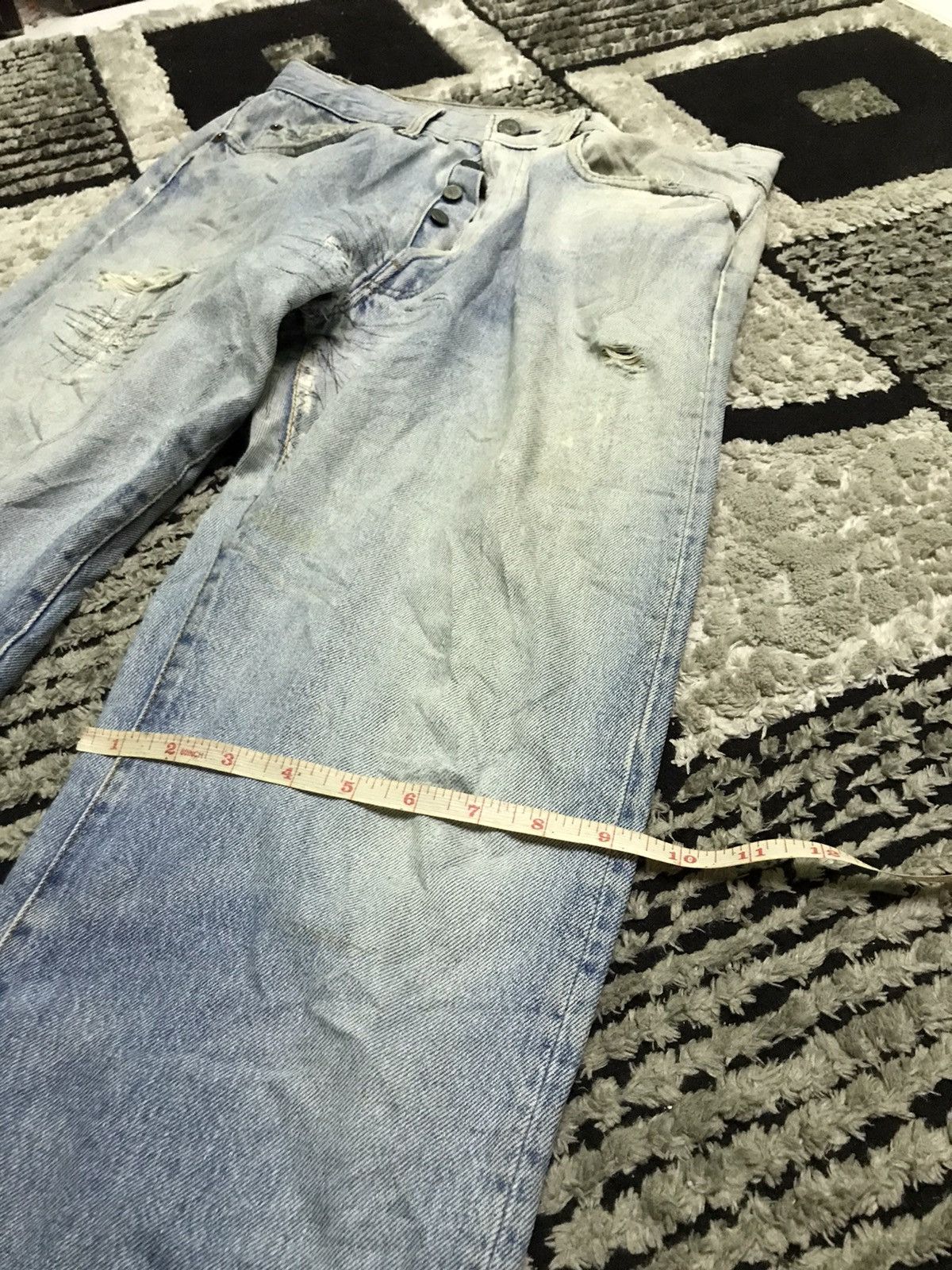 Levi's 32x28 vtg Levi’s 501 button 555 light wash blue denim jeans Size US 32 / EU 48 - 11 Thumbnail