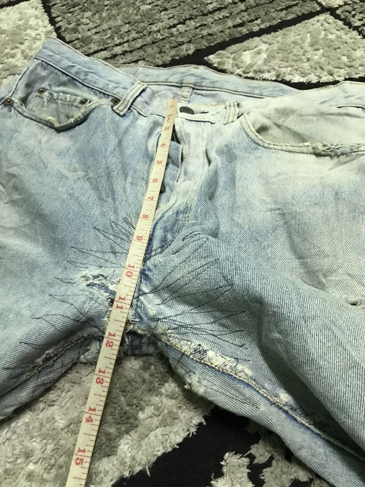 Levi's 32x28 vtg Levi’s 501 button 555 light wash blue denim jeans Size US 32 / EU 48 - 13 Thumbnail
